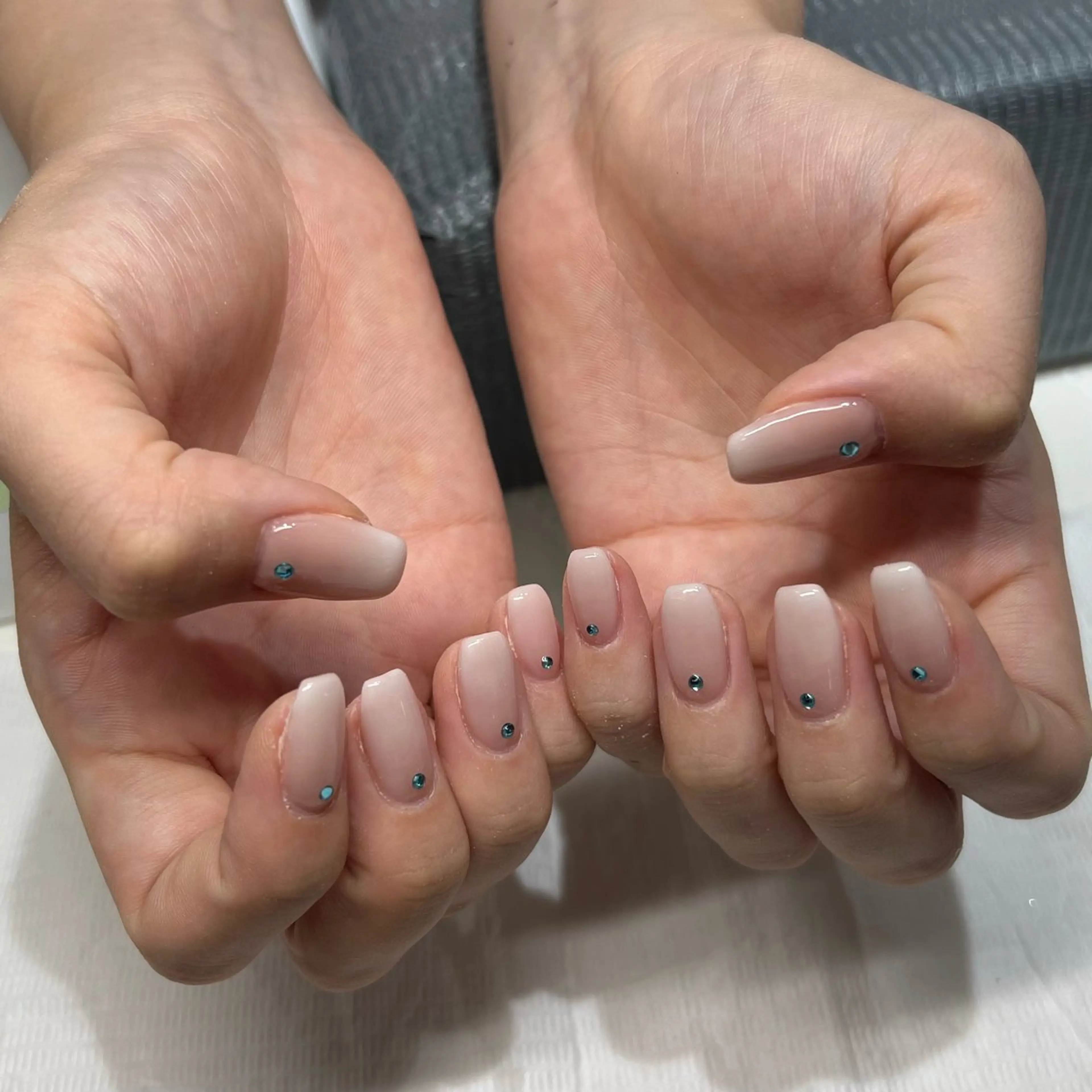 ネイル ストーンネイル ハンドネイル Mermaid Nailのネイルデザイン