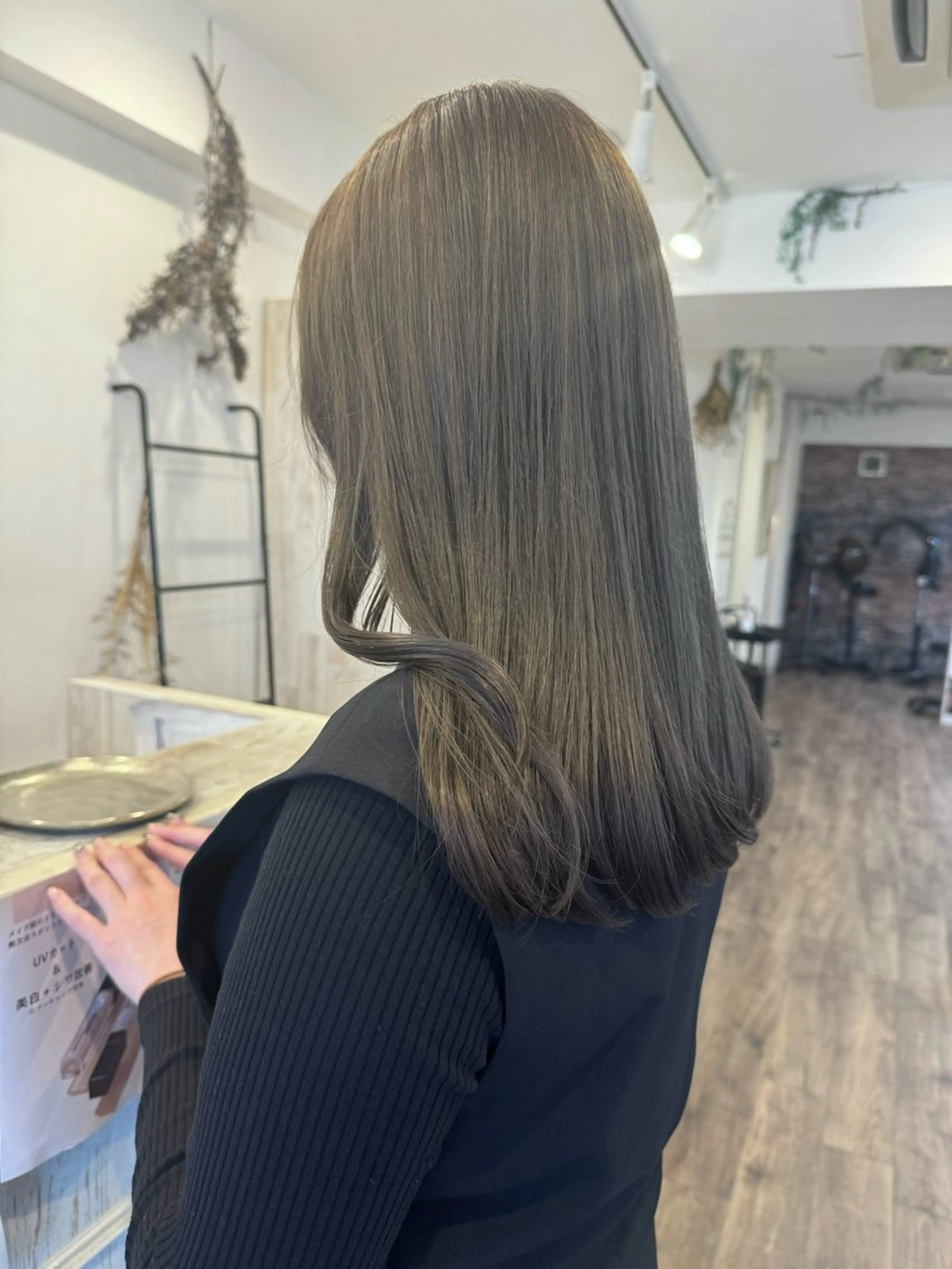 セミロング カラー ベージュカラー ブリーチ オリーブベージュ m ā l o.🌷 サカモトマイコのヘアスタイル