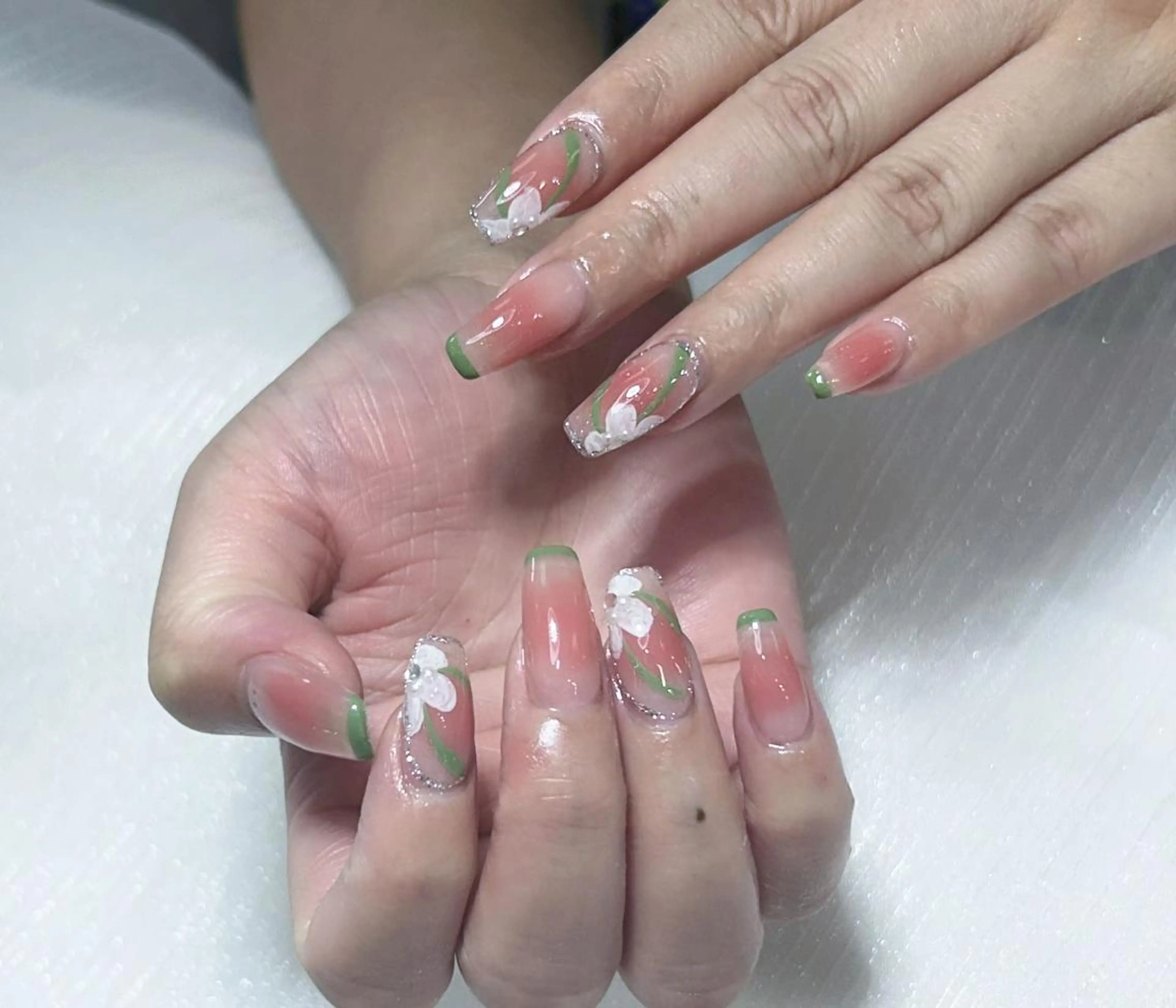 ネイル VIVIAN エイのネイルデザイン