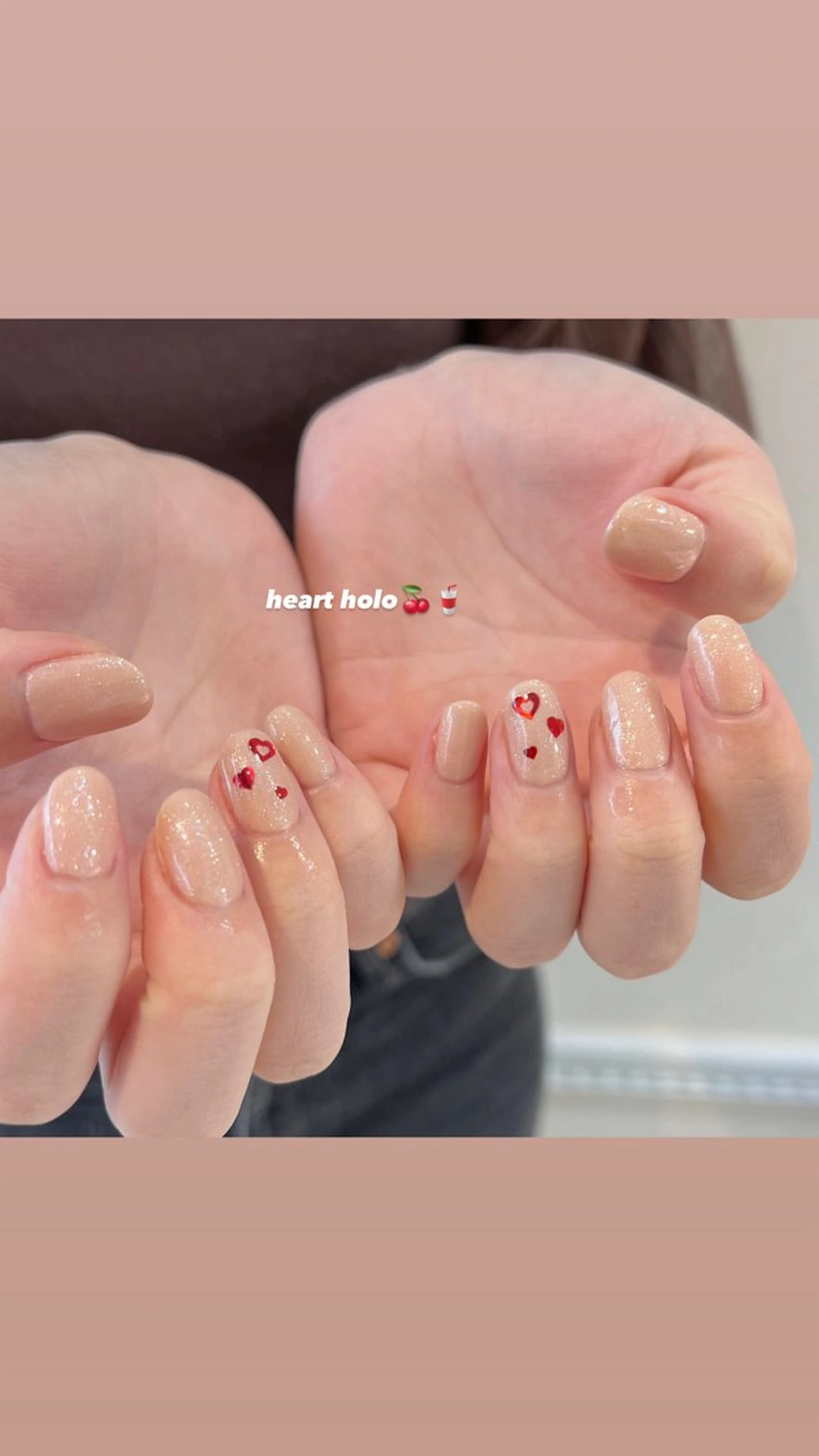 ネイル ハート キラキラネイル 赤色 ハンドネイル 🎀チーク/ちゅるん 🫧chisa🎀のネイルデザイン