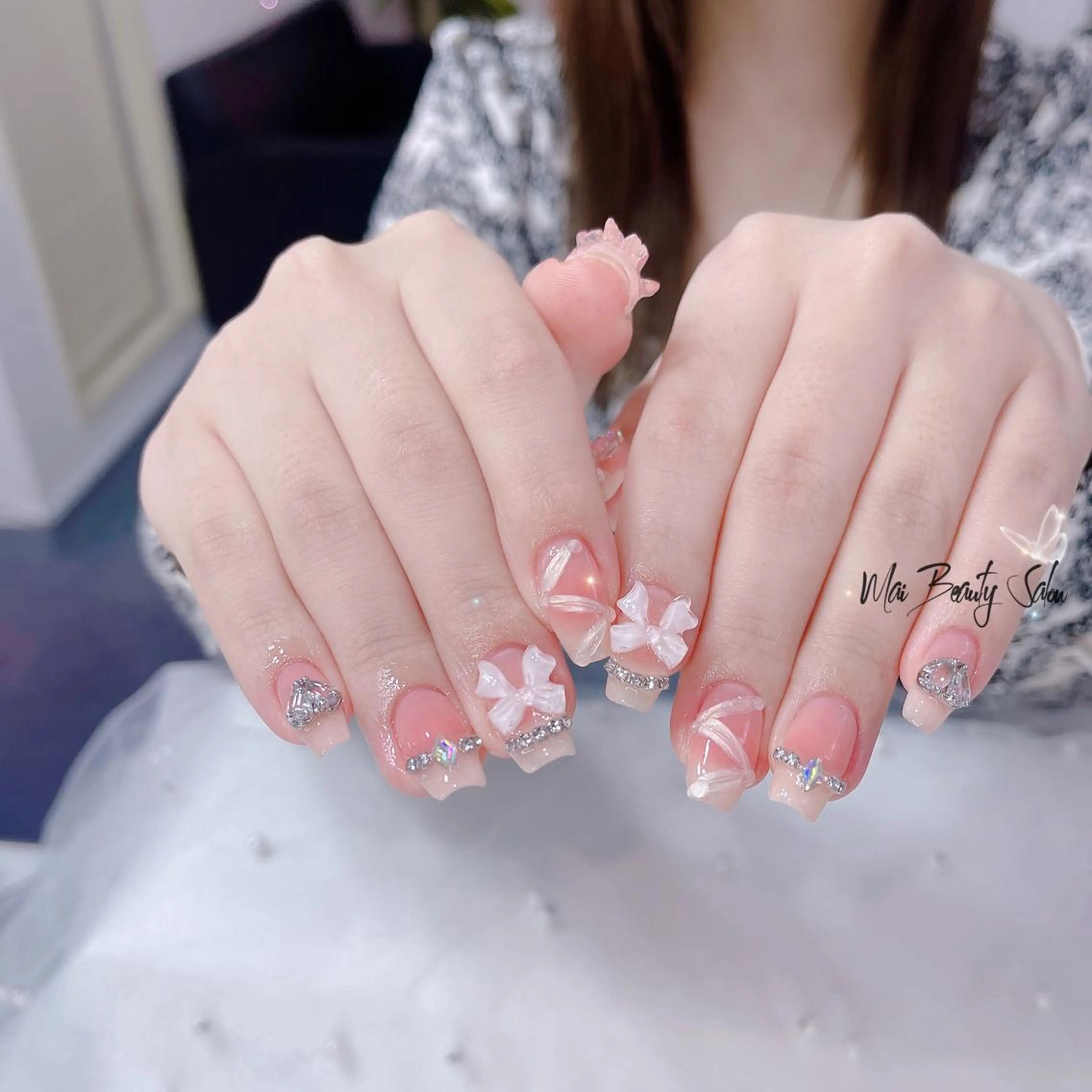 ネイル オーロラネイル 長さ出し フラッシュネイル フレンチネイル ジェルネイル MaiBeauty Niのネイルデザイン