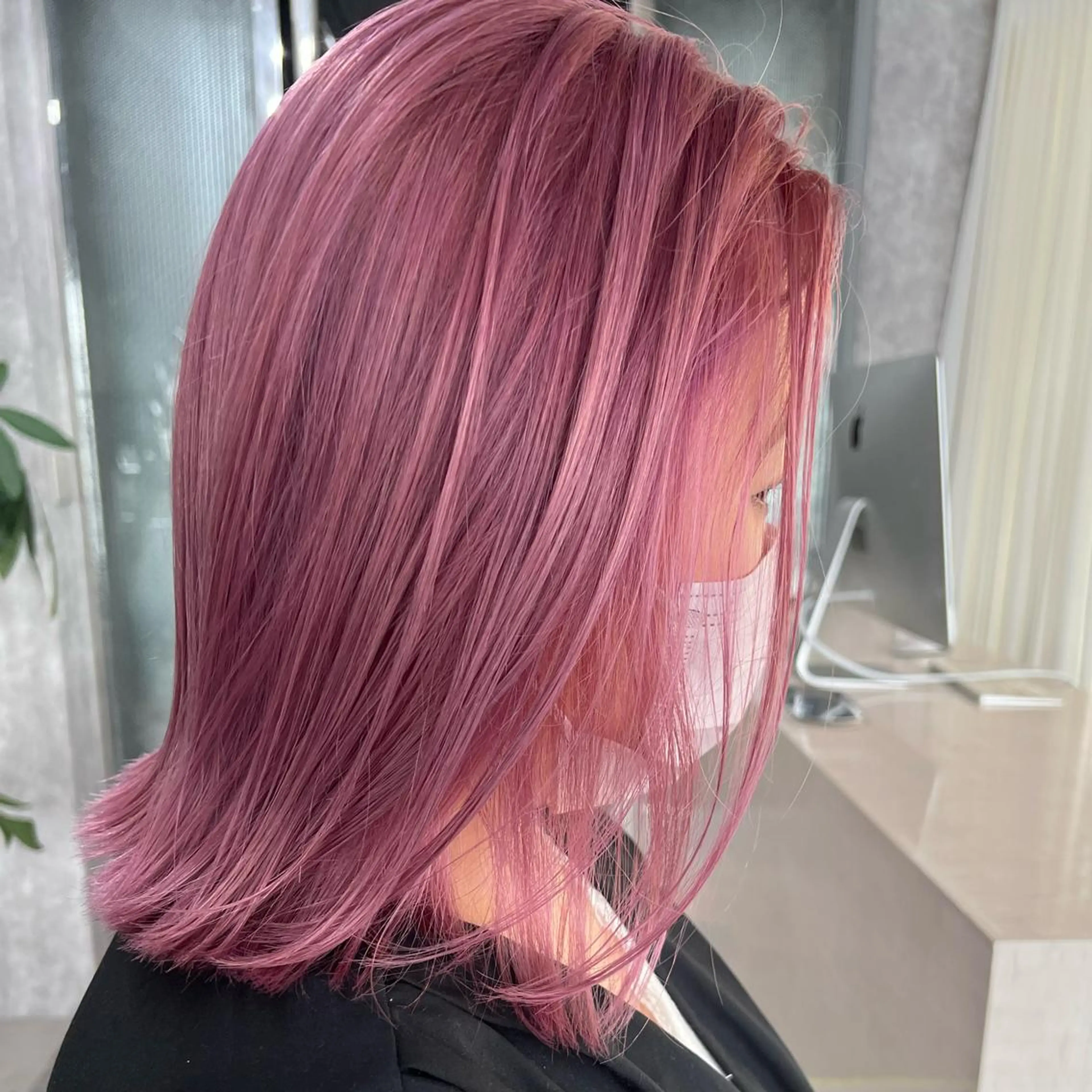 ミディアム カラー ヘアアレンジ ピンクカラー TIDEHAIR SHIHOのヘアスタイル