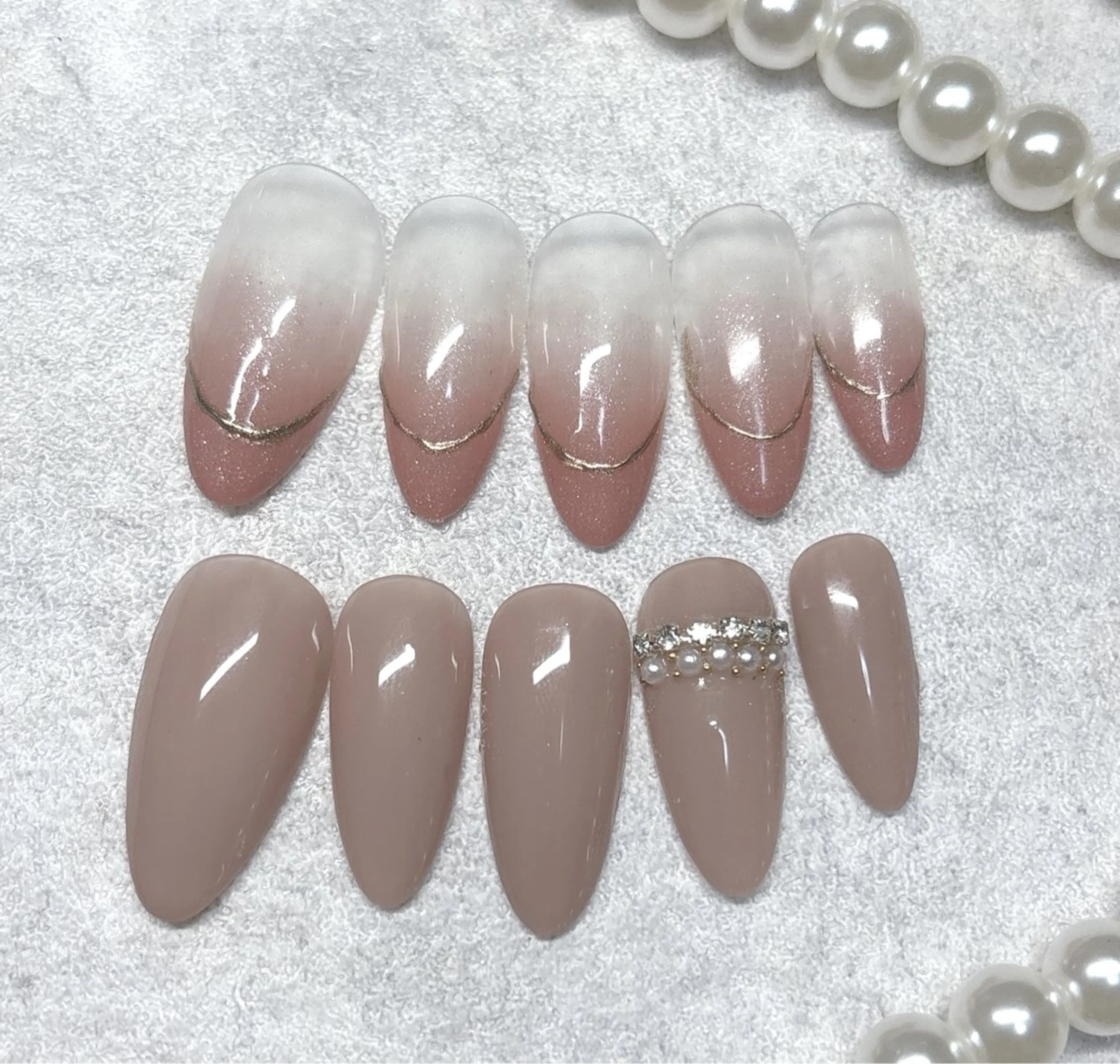 【ご新規様⭐︎他店ジェルオフ無料】シンプルコース(ワンカラーorグラデーション+2​〜​4本アート付き)ケア+パラ550の写真