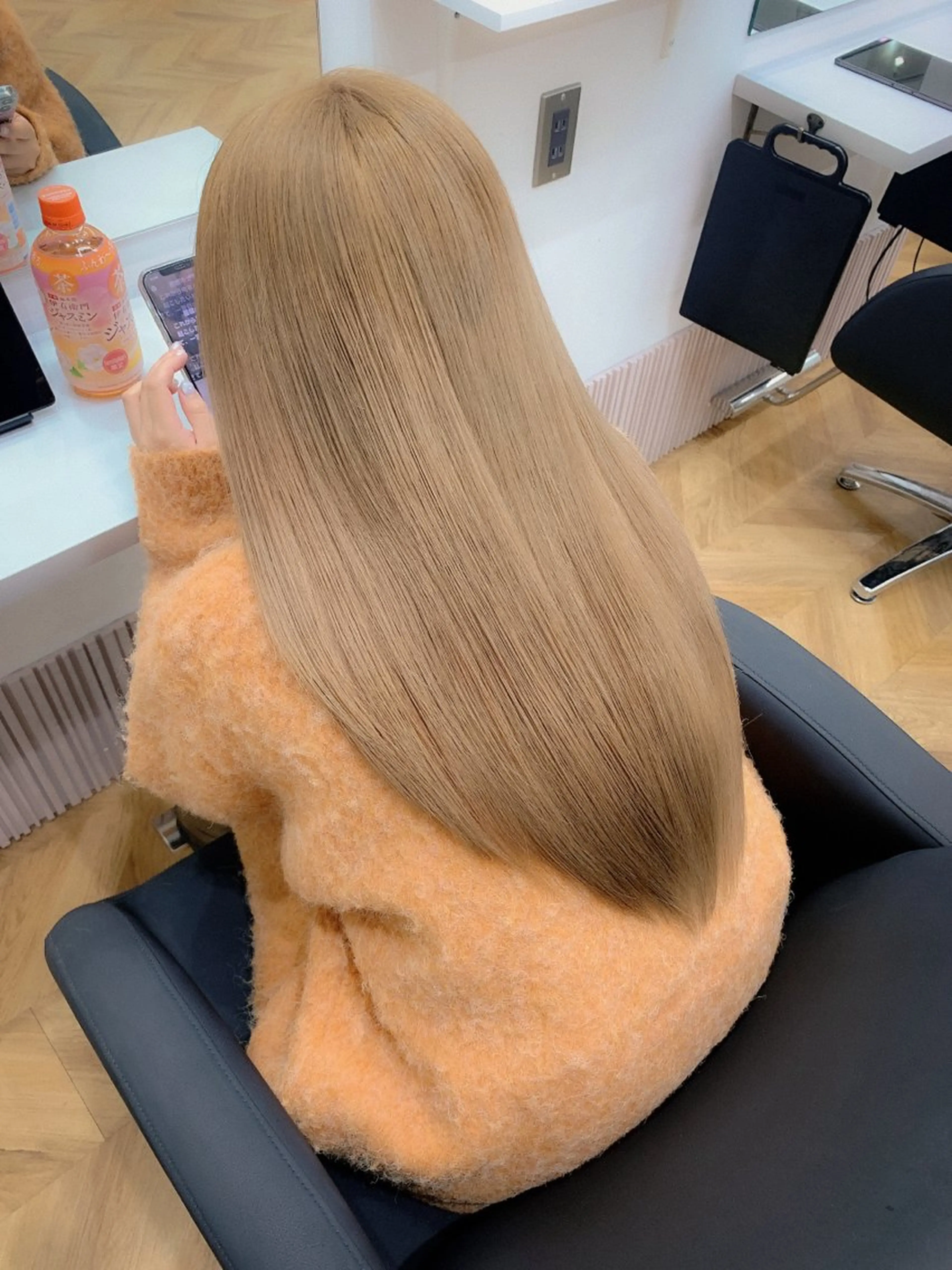 セミロング カラー ✨美髪矯正×髪質改善 🍎カイト🍎渋谷のヘアスタイル