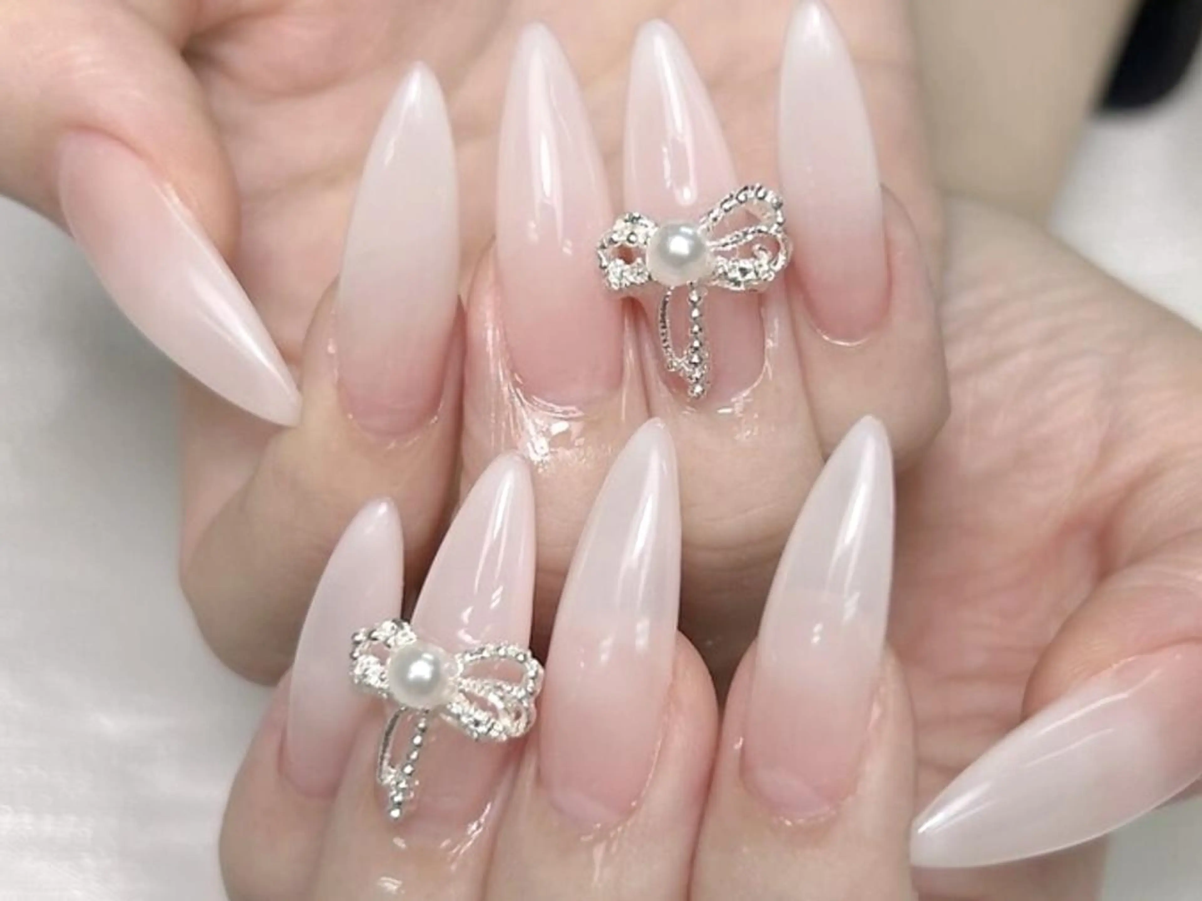 ネイル Shis_🦄shi 韓国風キラキラネイルのネイルデザイン