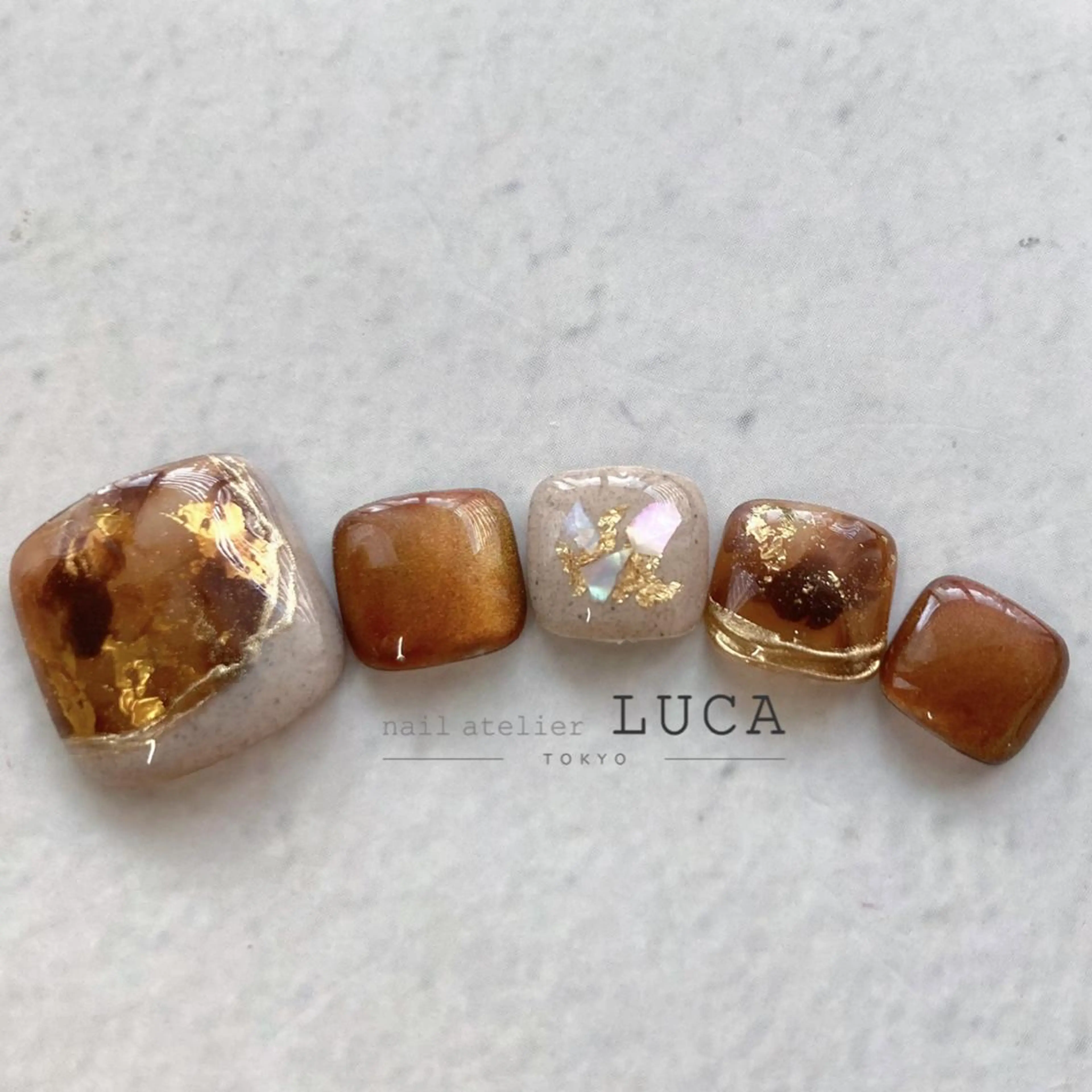 ネイル アートネイル オーロラネイル クリアネイル 長さ出し フットネイル フットネイル ネイルアトリエルカ スタッフのネイルデザイン