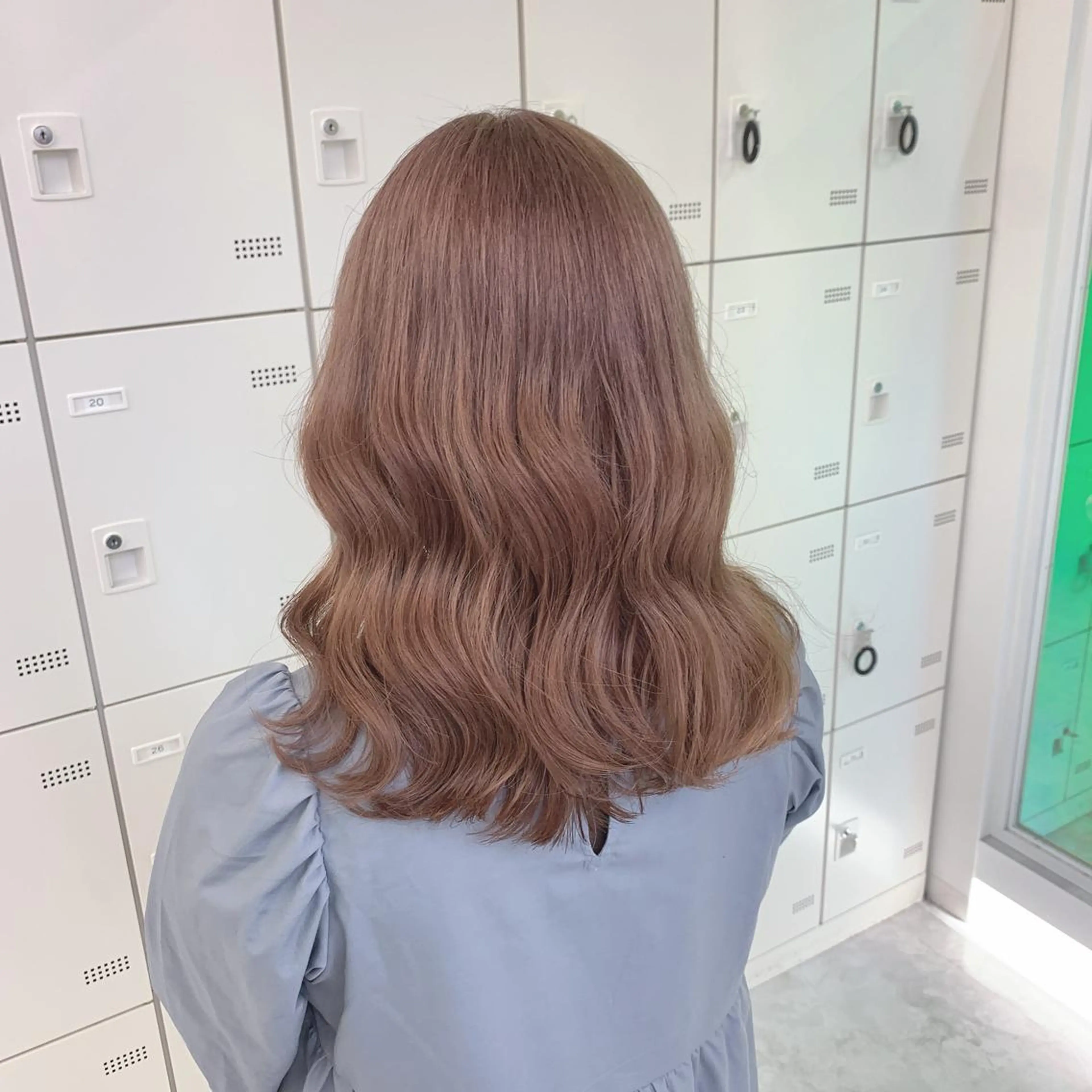 セミロング カラー ヘアカラー 💗韓国暖色ヘア NO.1💗🪽のヘアスタイル