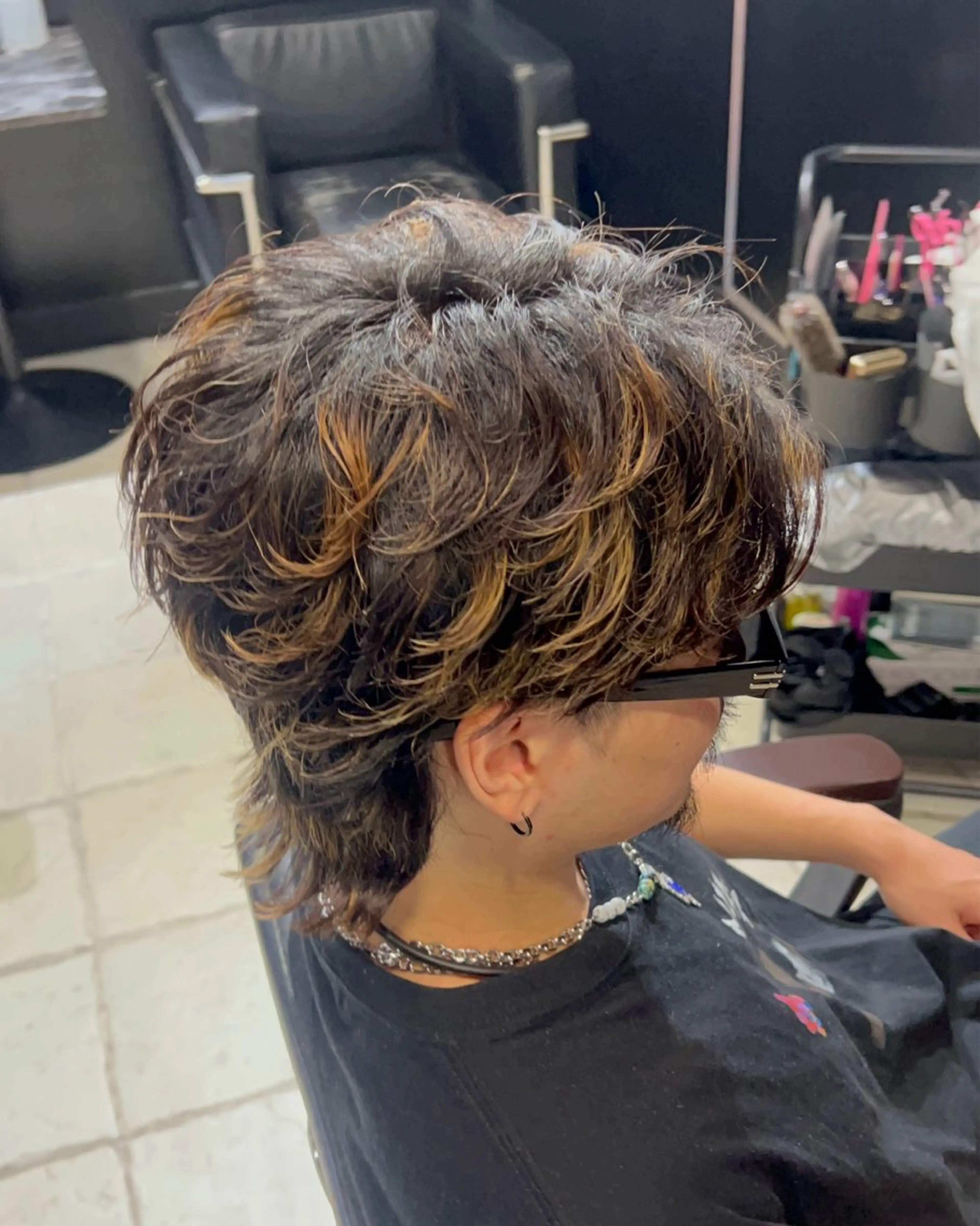 ショート パーマ メンズ センターパート フェザーパーマ メンズパーマ メンズウルフカット ウルフカット カット パーマ 【フェザーパーマ】 【縮毛矯正】鶴田文のヘアスタイル