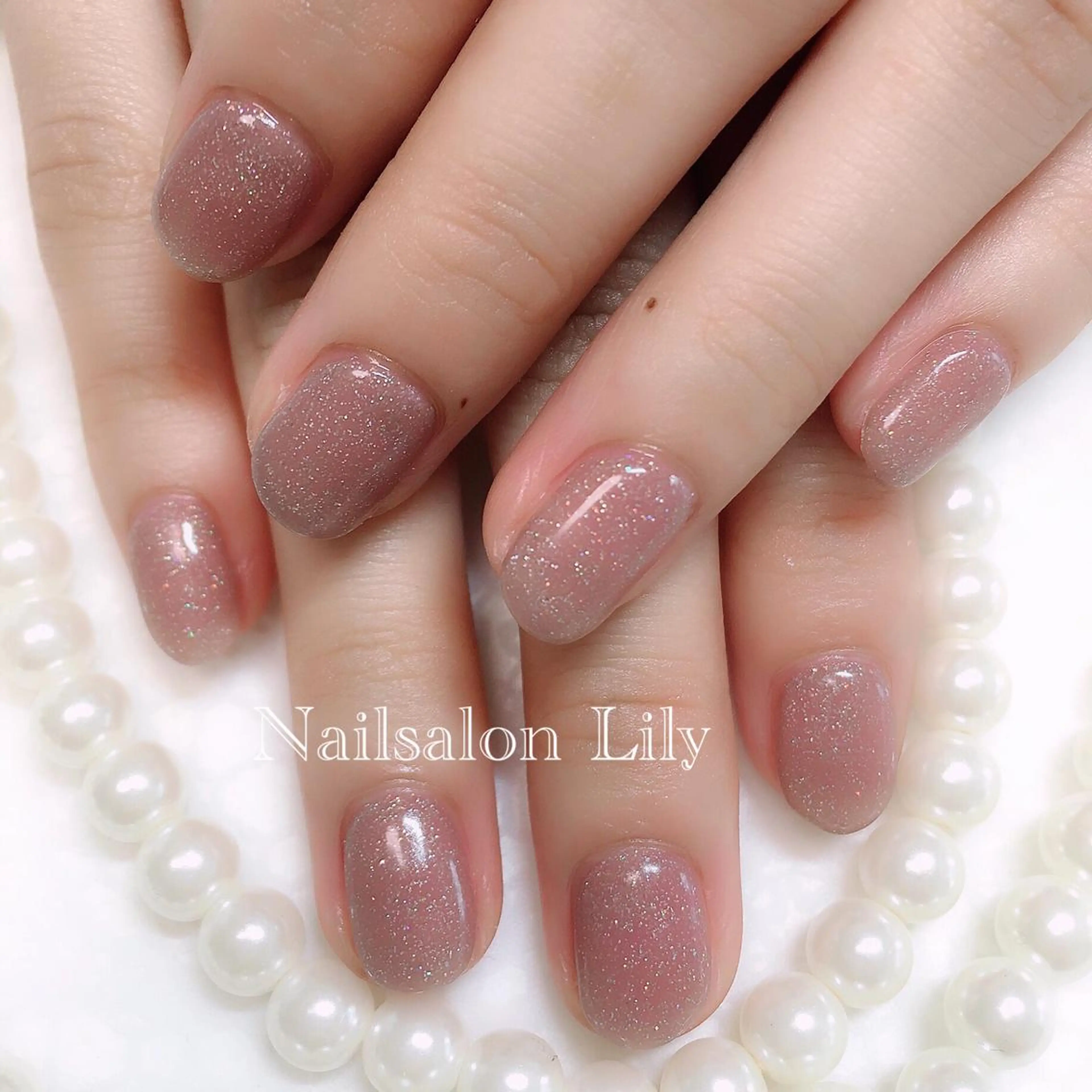 ネイル キラキラネイル ワンカラーネイル Lily*nail 🌻Mii🌻のネイルデザイン