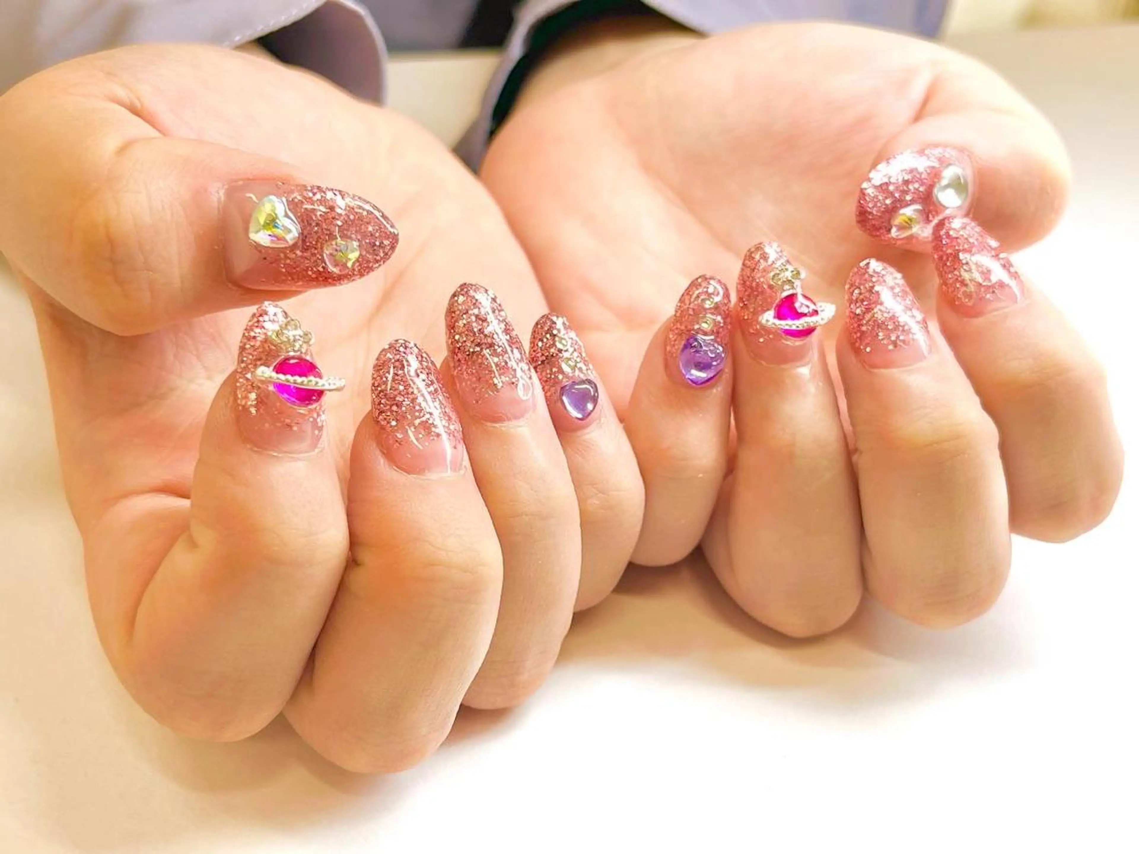 セミロング ネイル グラデーション ラメ(グリッター) ラメグラデーション スカルプネイル RIONnail Yurikaのネイルデザイン