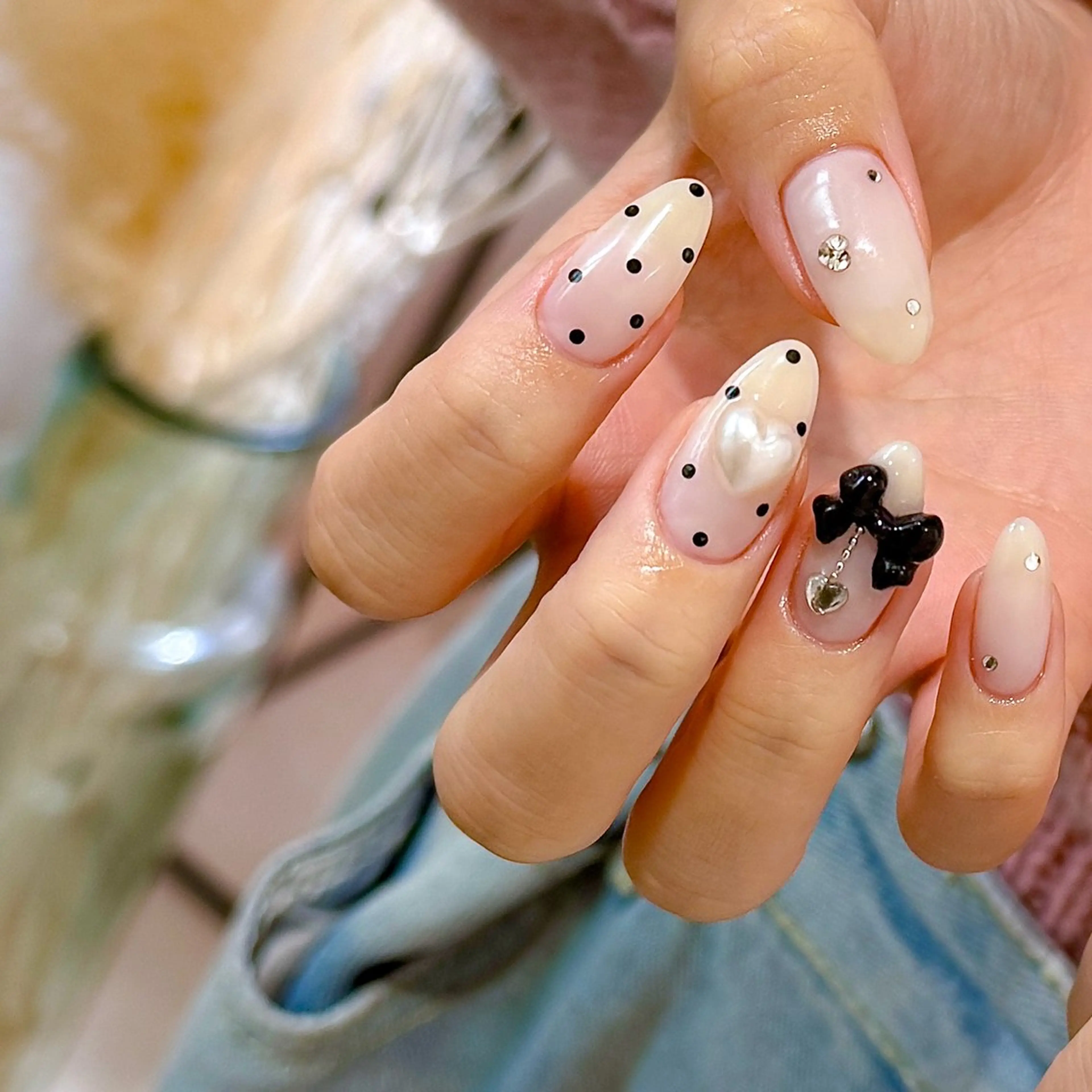 ネイル ドット ハート リボン ホワイト ハンドネイル pointillé .ayaのネイルデザイン