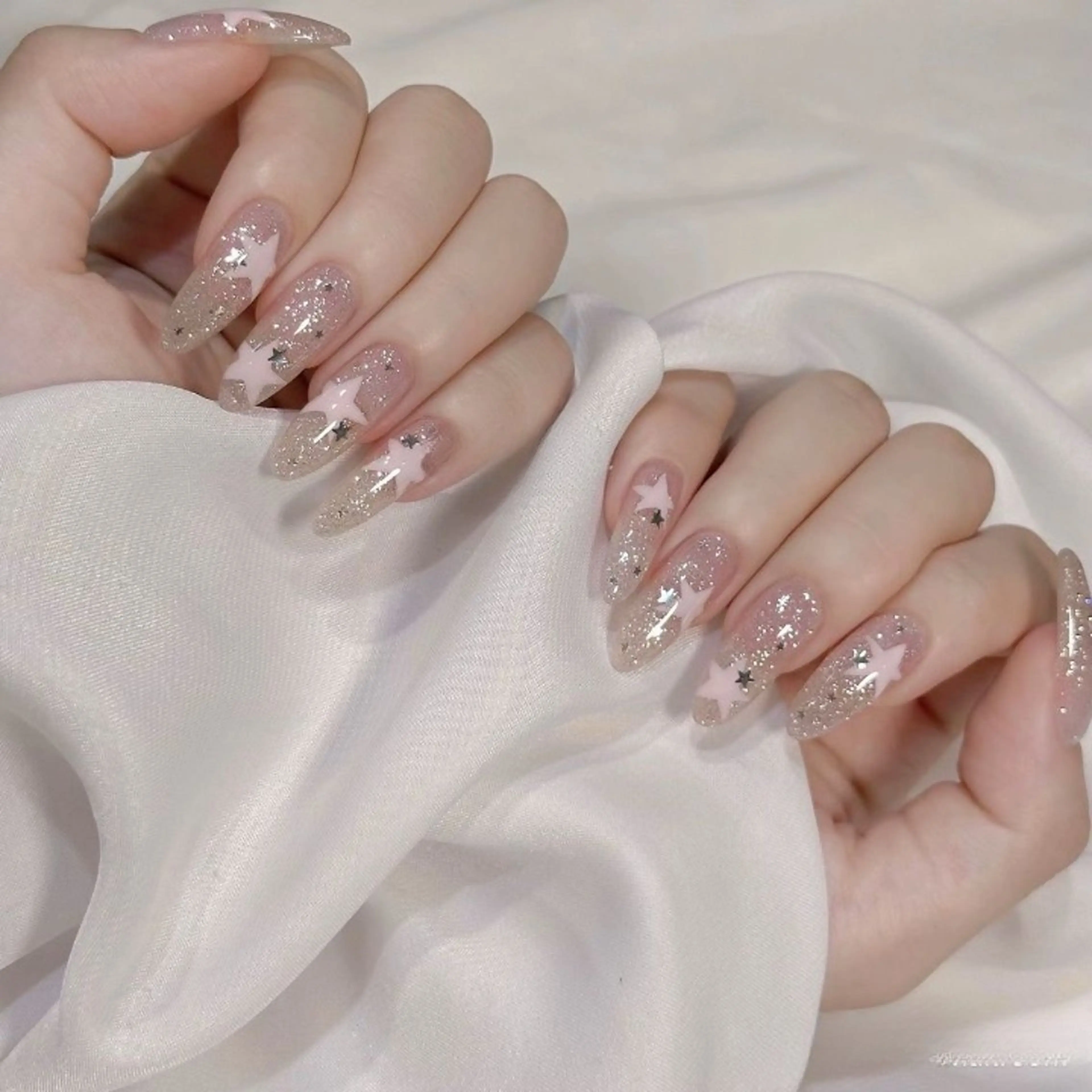 カラー グラデーションカラー ピンクカラー ハンドネイル AIN Nailのネイルデザイン