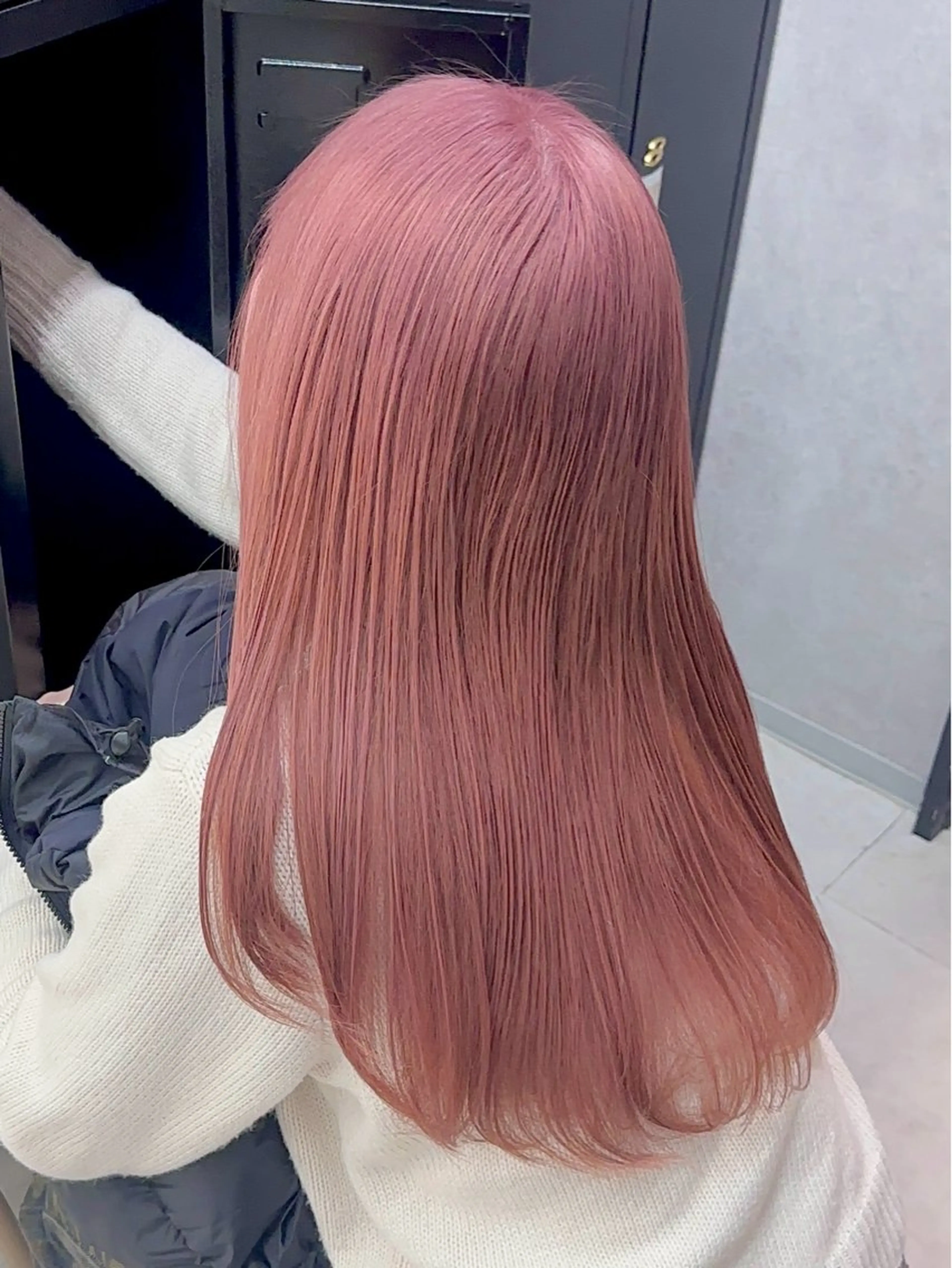 セミロング カラー ヘアカラー ✨渋谷ハイトーン 功太郎のヘアスタイル