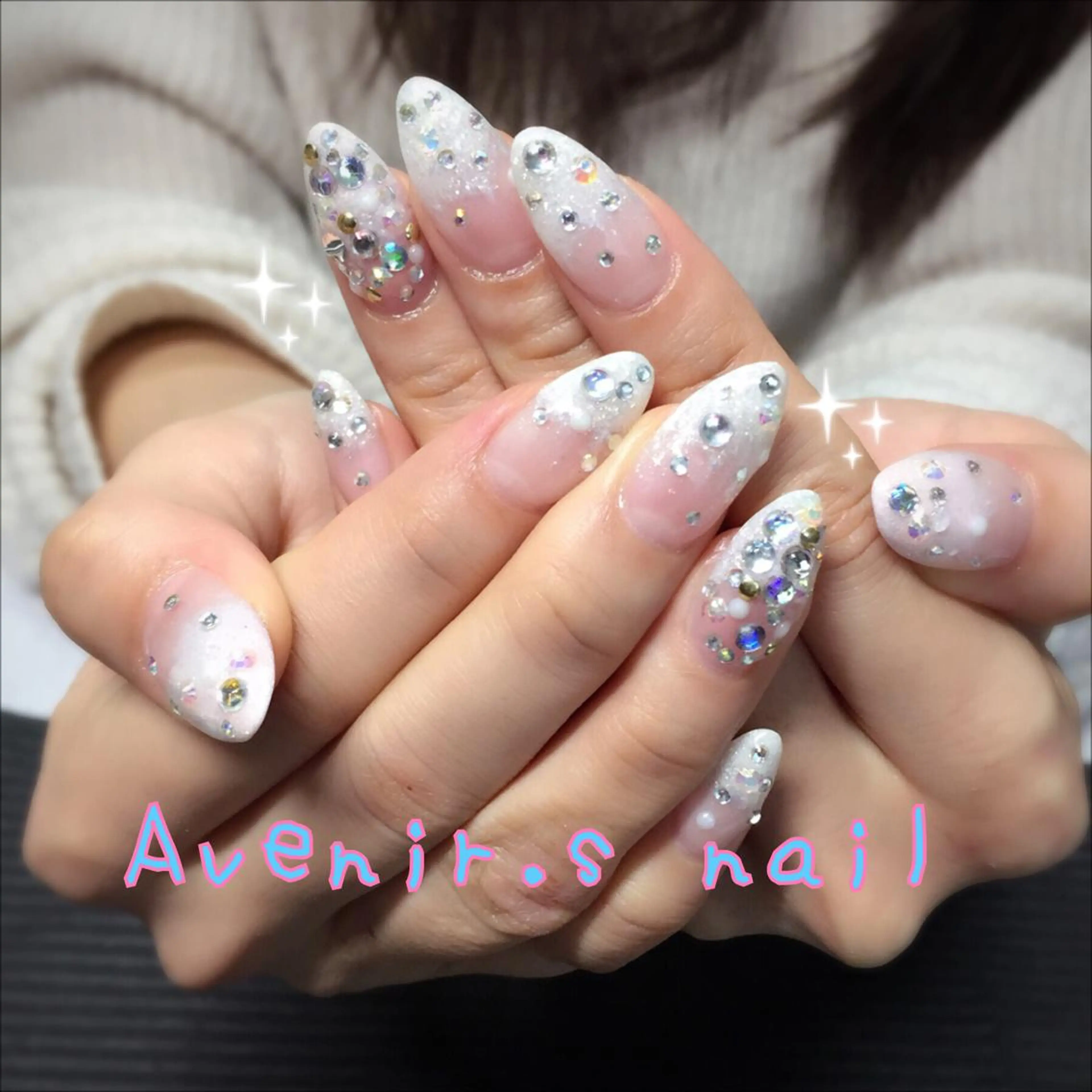 ネイル ラメ(グリッター) ラメグラデーション スカルプネイル ストーンネイル Home Salon Avenir.のネイルデザイン