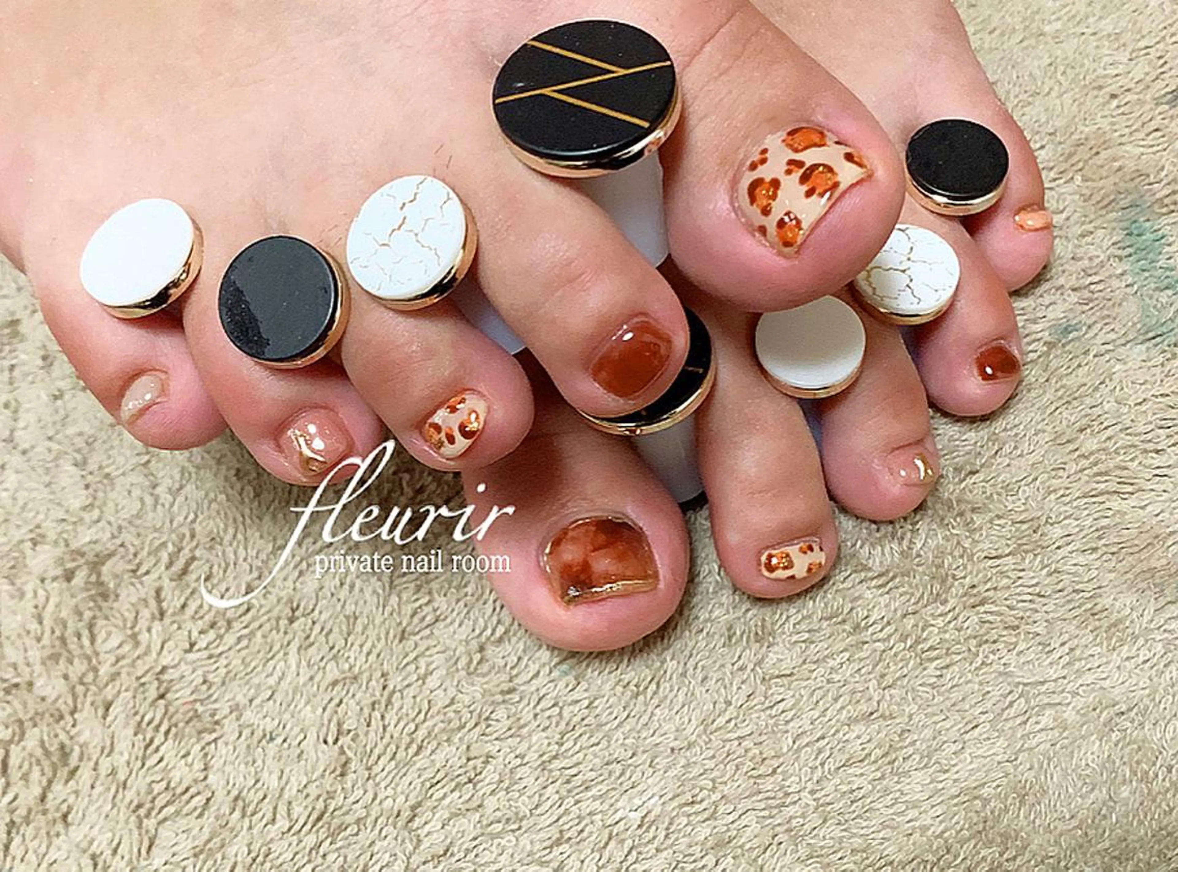 ネイル アートネイル べっ甲ネイル フットネイル ゴールド ラメ(グリッター) フルリール 【プライベートサロンのネイルデザイン