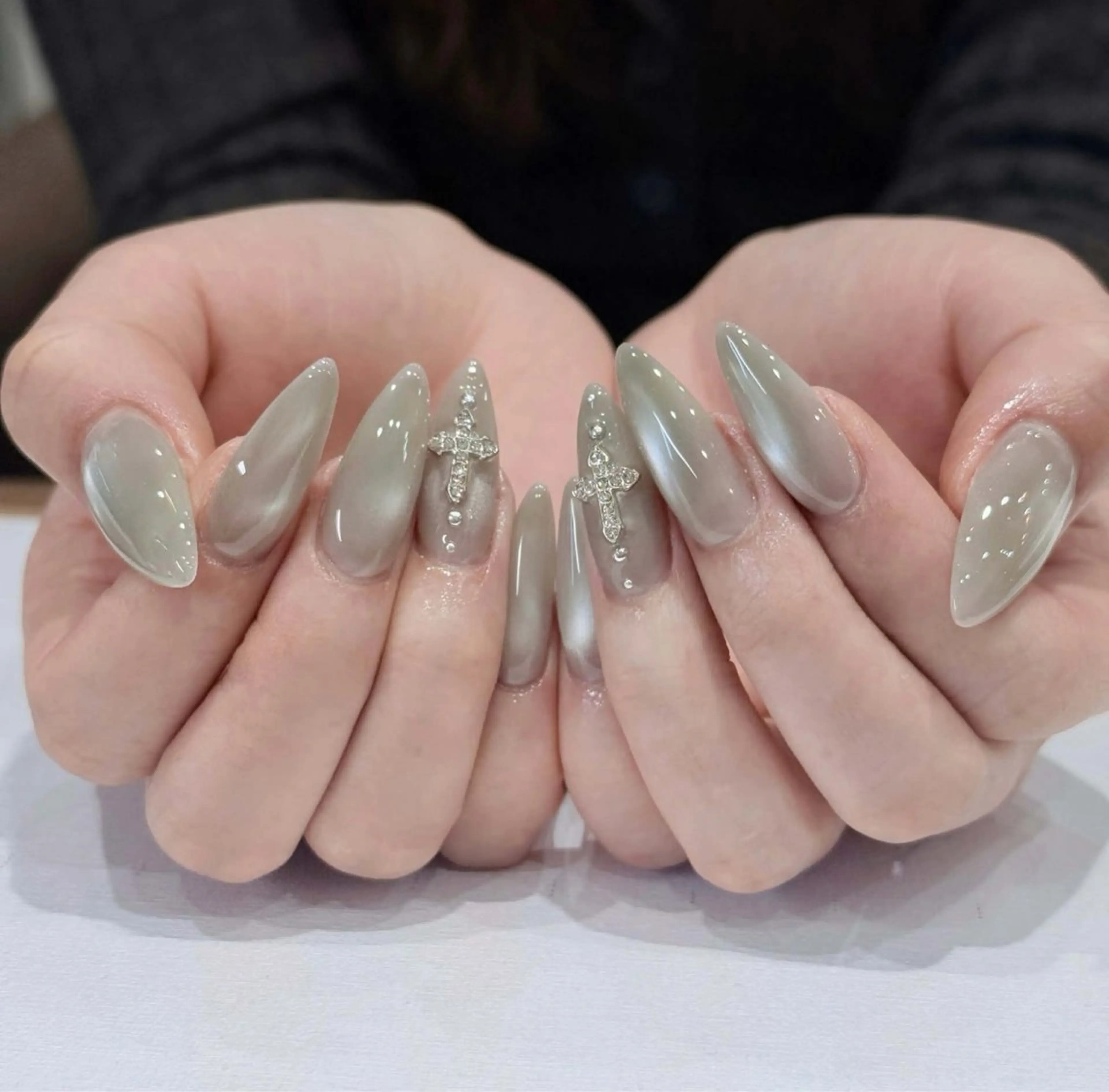 ネイル オーロラネイル ブルー チークネイル フットネイル フレンチネイル ハンドネイル Ema エマのネイルデザイン