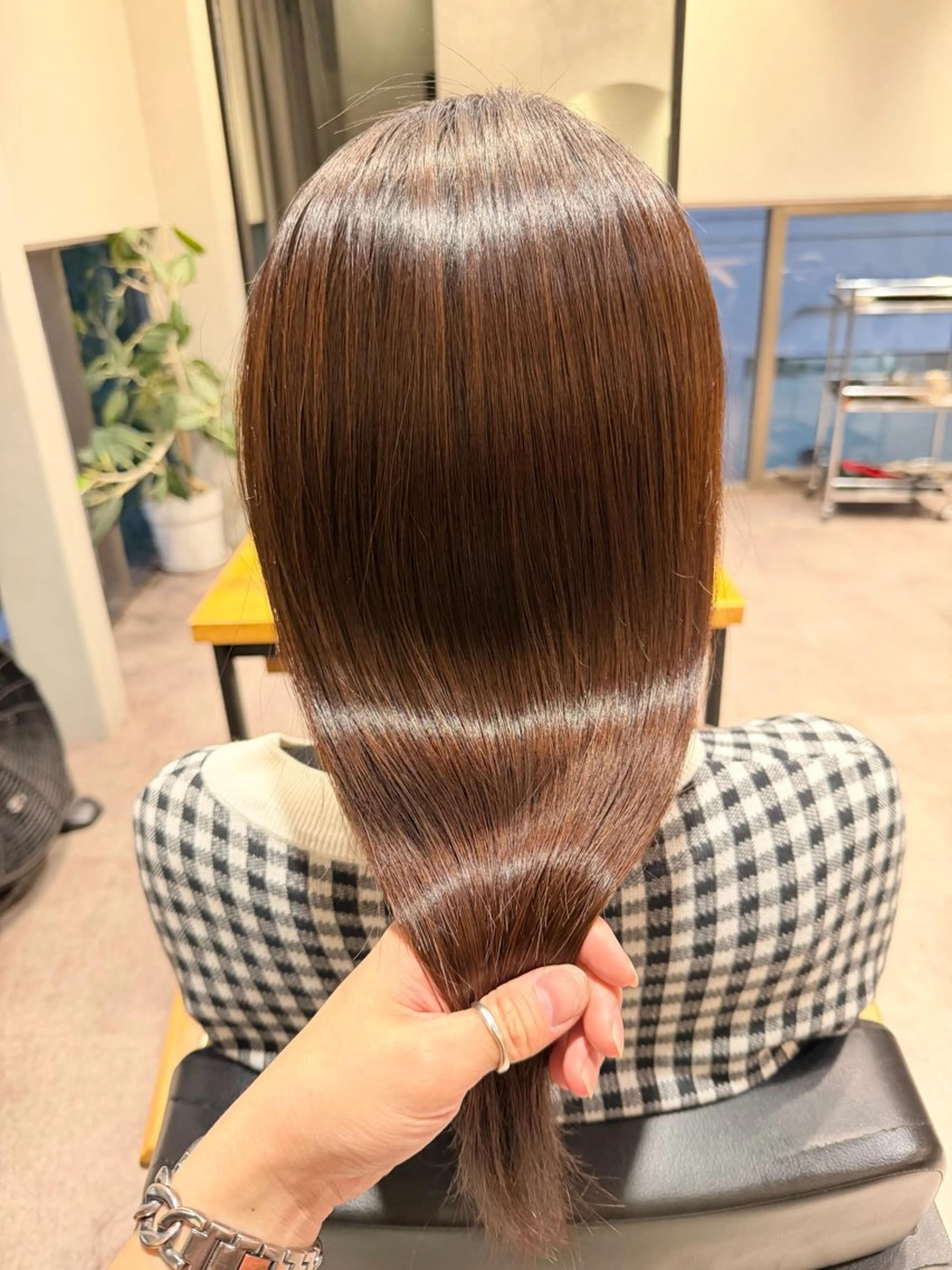 ミディアム カラー カット ヘアカラー 佐藤史哉* 韓国レイヤー赤み除去のヘアスタイル