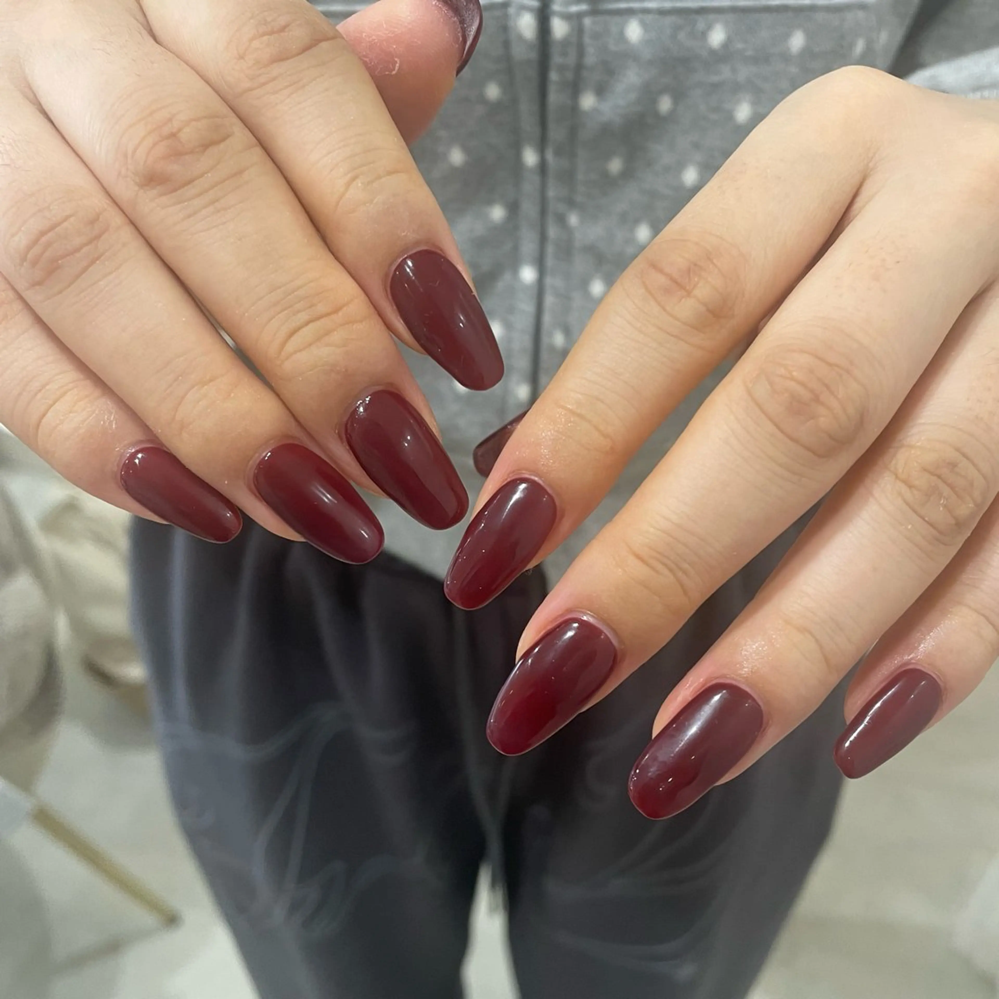 ネイル ハンドネイル 𝑟𝑖𝑠𝑎 🕯‎🤍のネイルデザイン