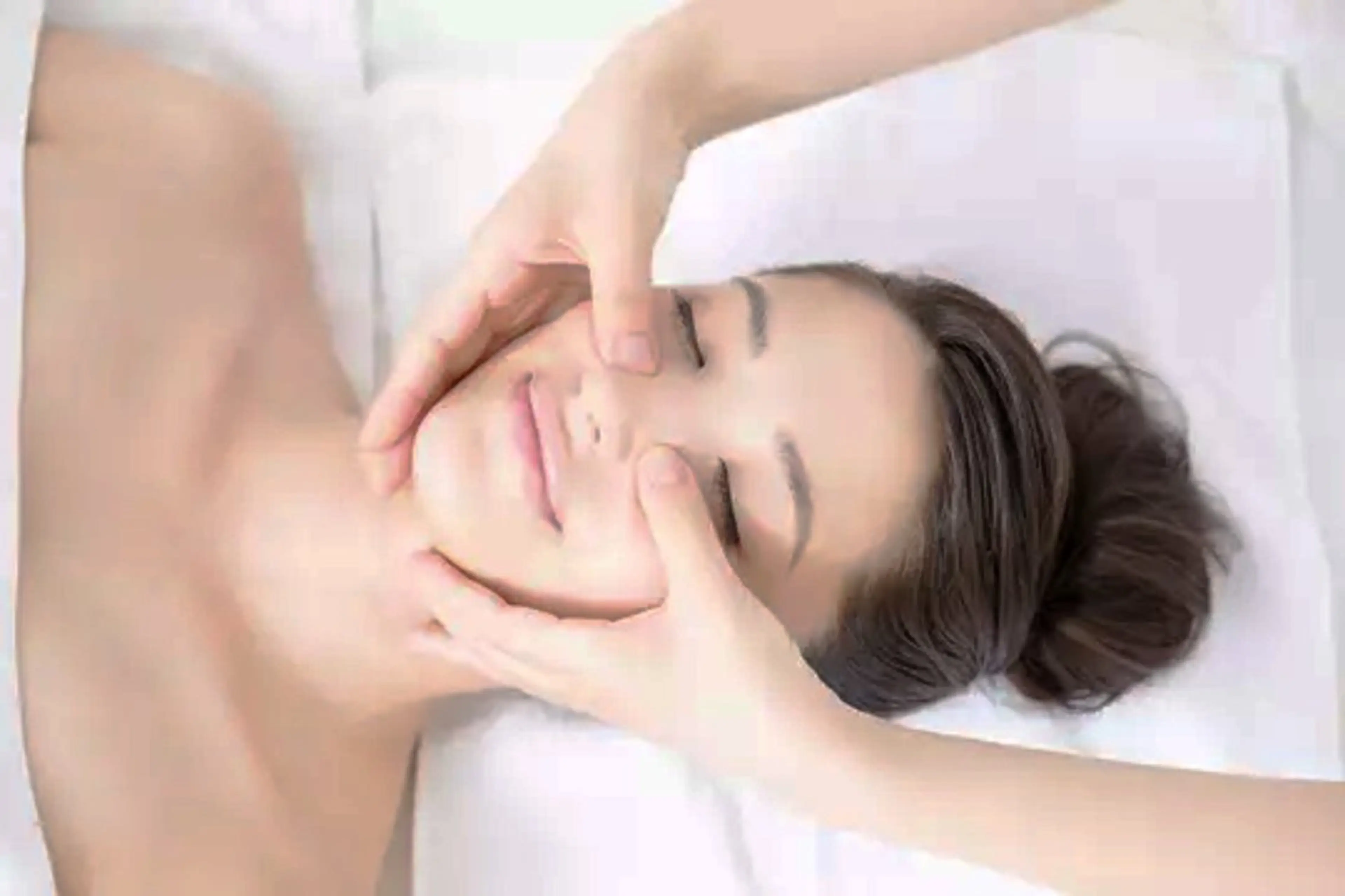 【頭蓋骨コルギ☆骨格から小顔へ】頭蓋骨コルギ・小顔コルギ・マシンの写真