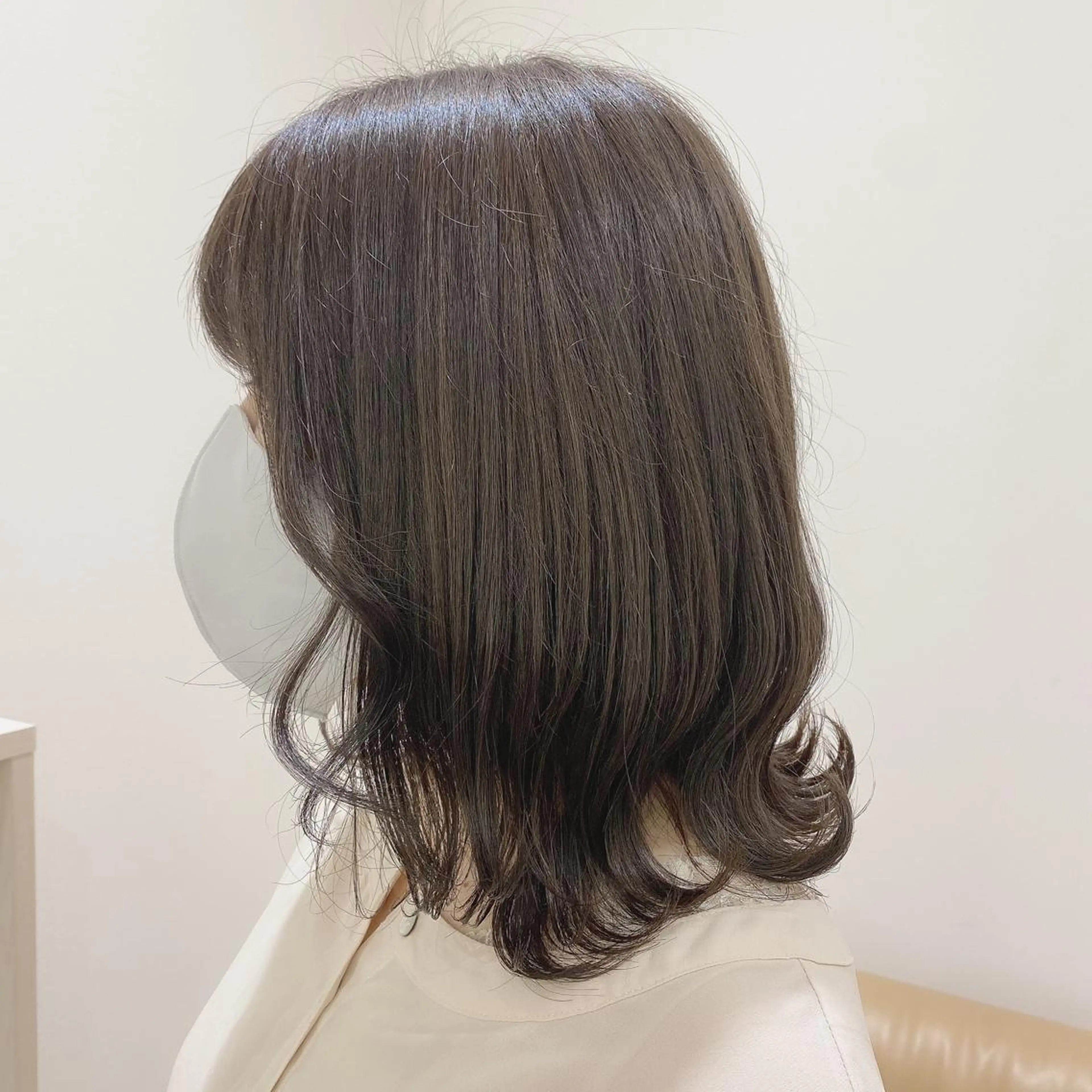 ミディアム カット ヘアカラー 阿部 響香のヘアスタイル