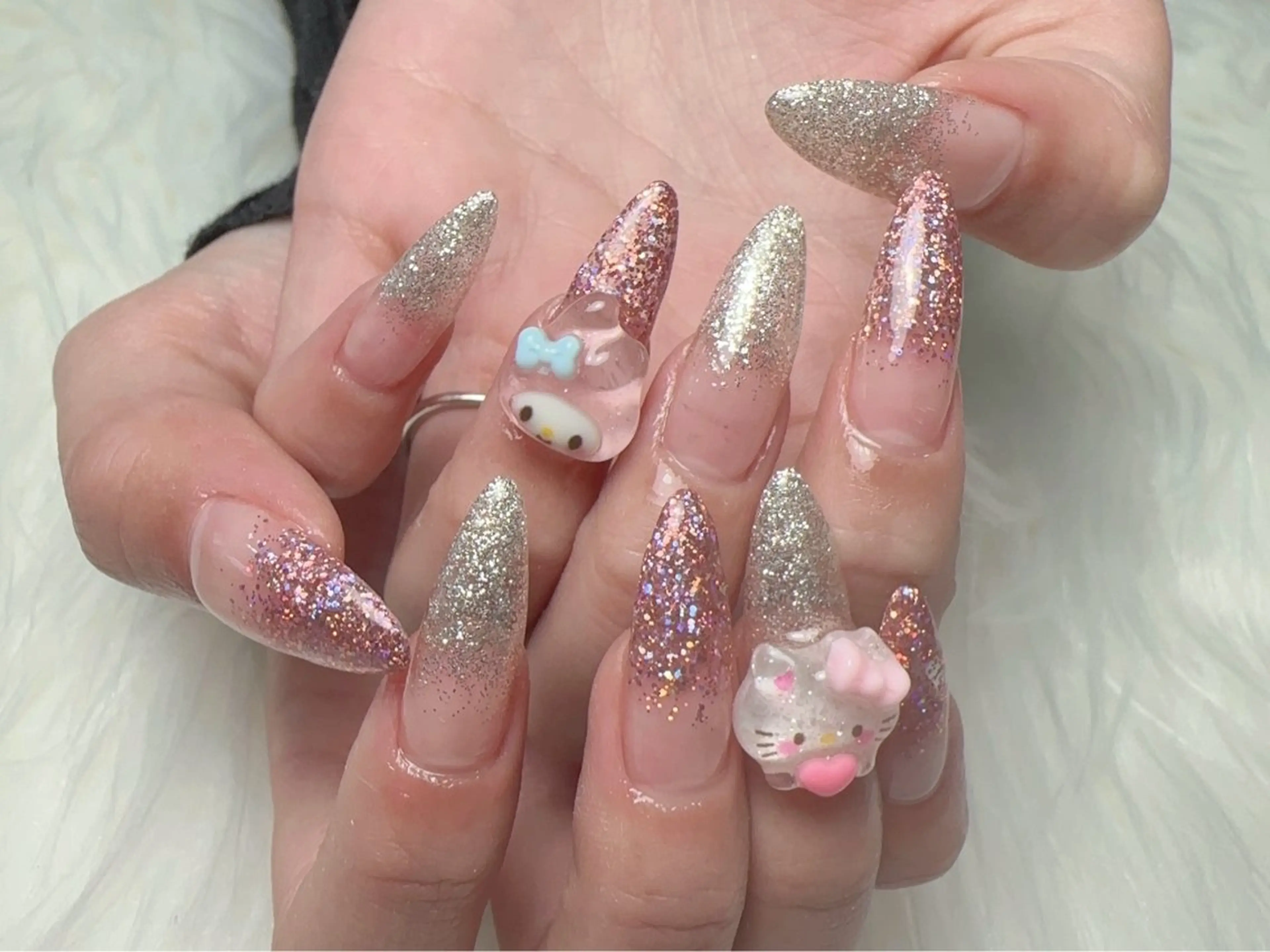 ネイル 長さ出し ラメ(グリッター) ラメグラデーション ネイルチップ ハンドネイル ハンドケア 🫧M. nailsのネイルデザイン