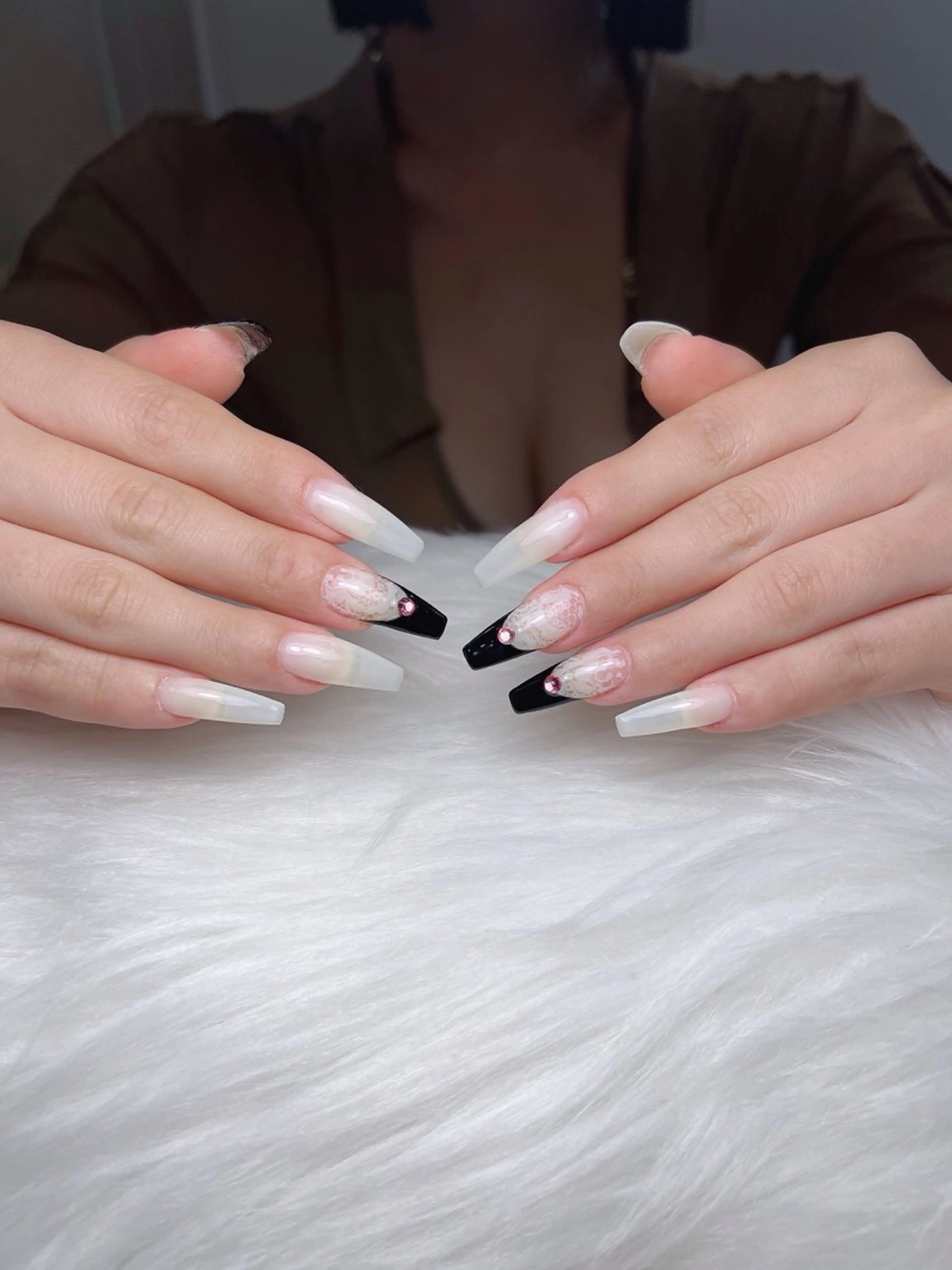ネイル オーロラネイル ボルドー ブラウン 氷ネイル・うるうるネイル キラキラネイル ハンドネイル Sora  Nail 長さ出し専門店のネイルデザイン