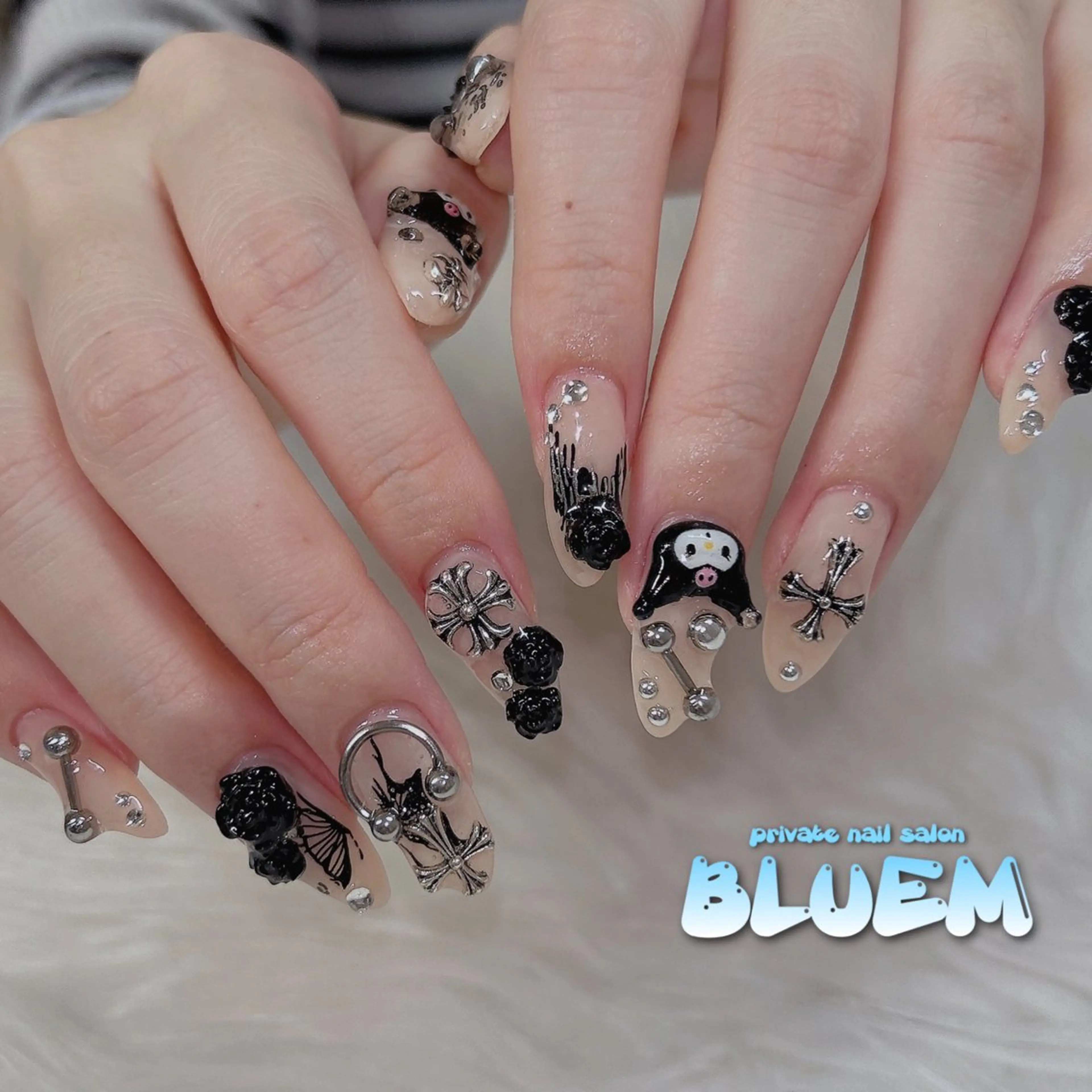 ネイル ハンドネイル BLUEM なな🐶のネイルデザイン