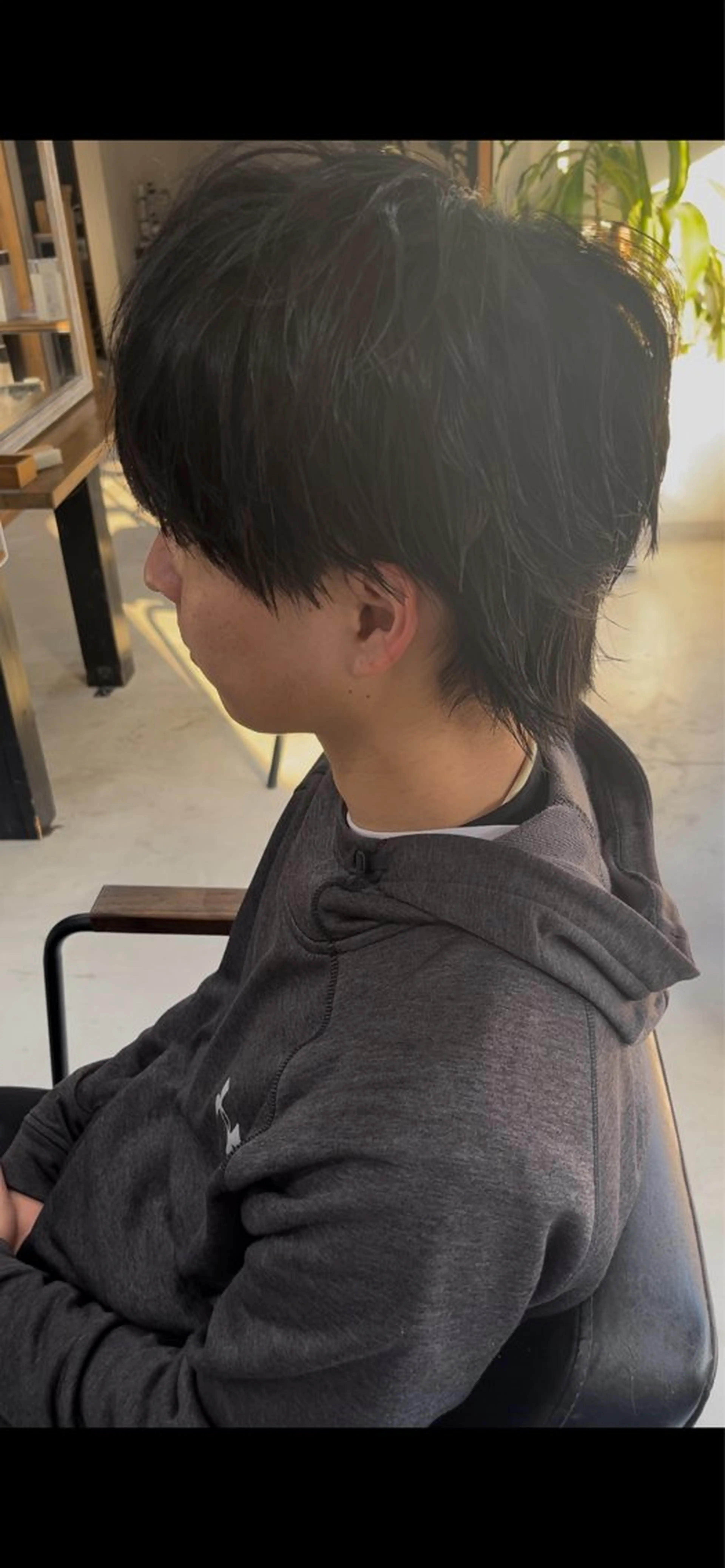 メンズ センターパート マッシュ メンズウルフカット ウルフカット カット メンズパーマ& ハイトーン特化谷村のヘアスタイル