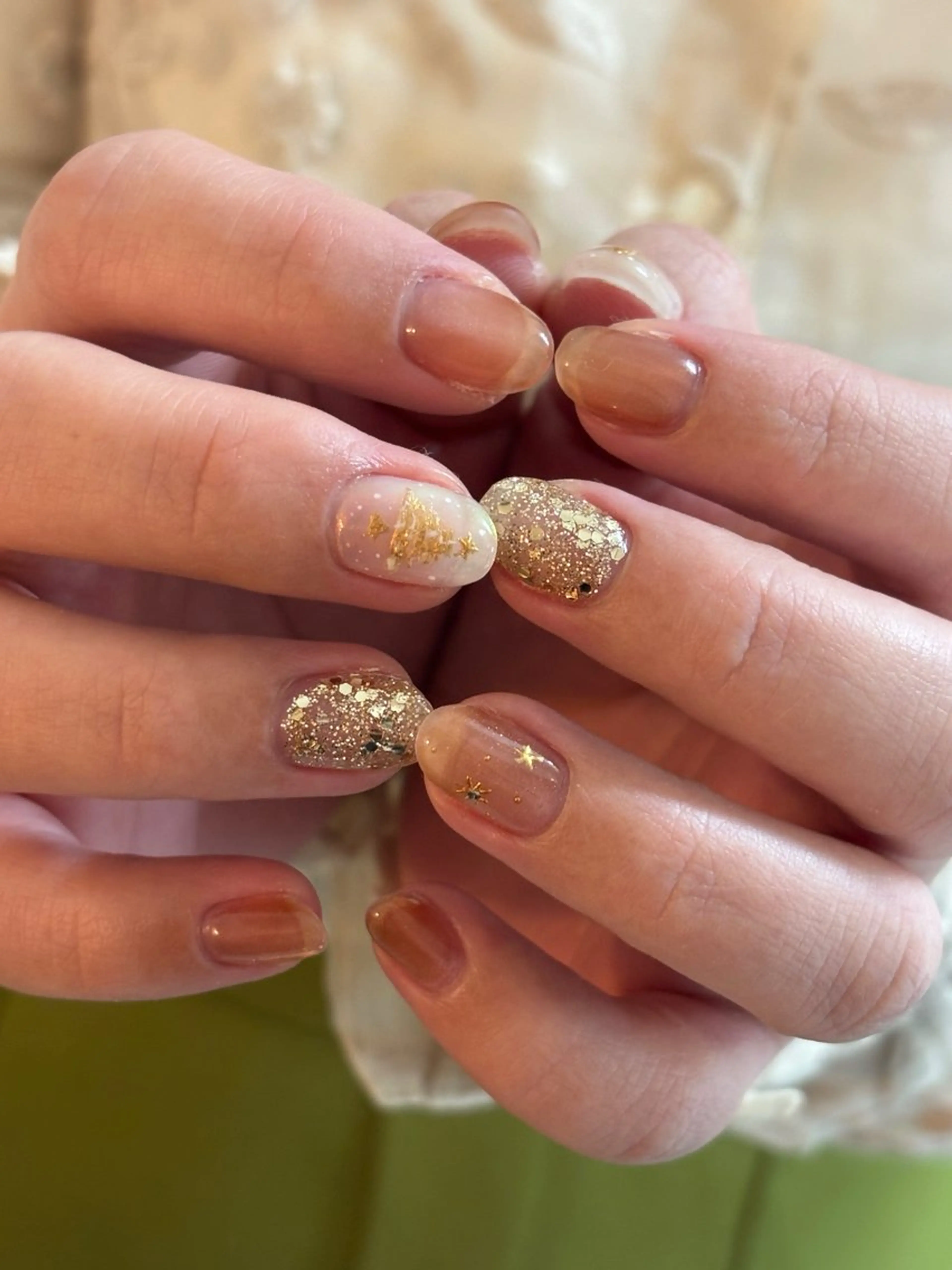 ネイル キラキラネイル 冬ネイル クリスマス ハンドネイル Elio 国泰寺のネイルデザイン