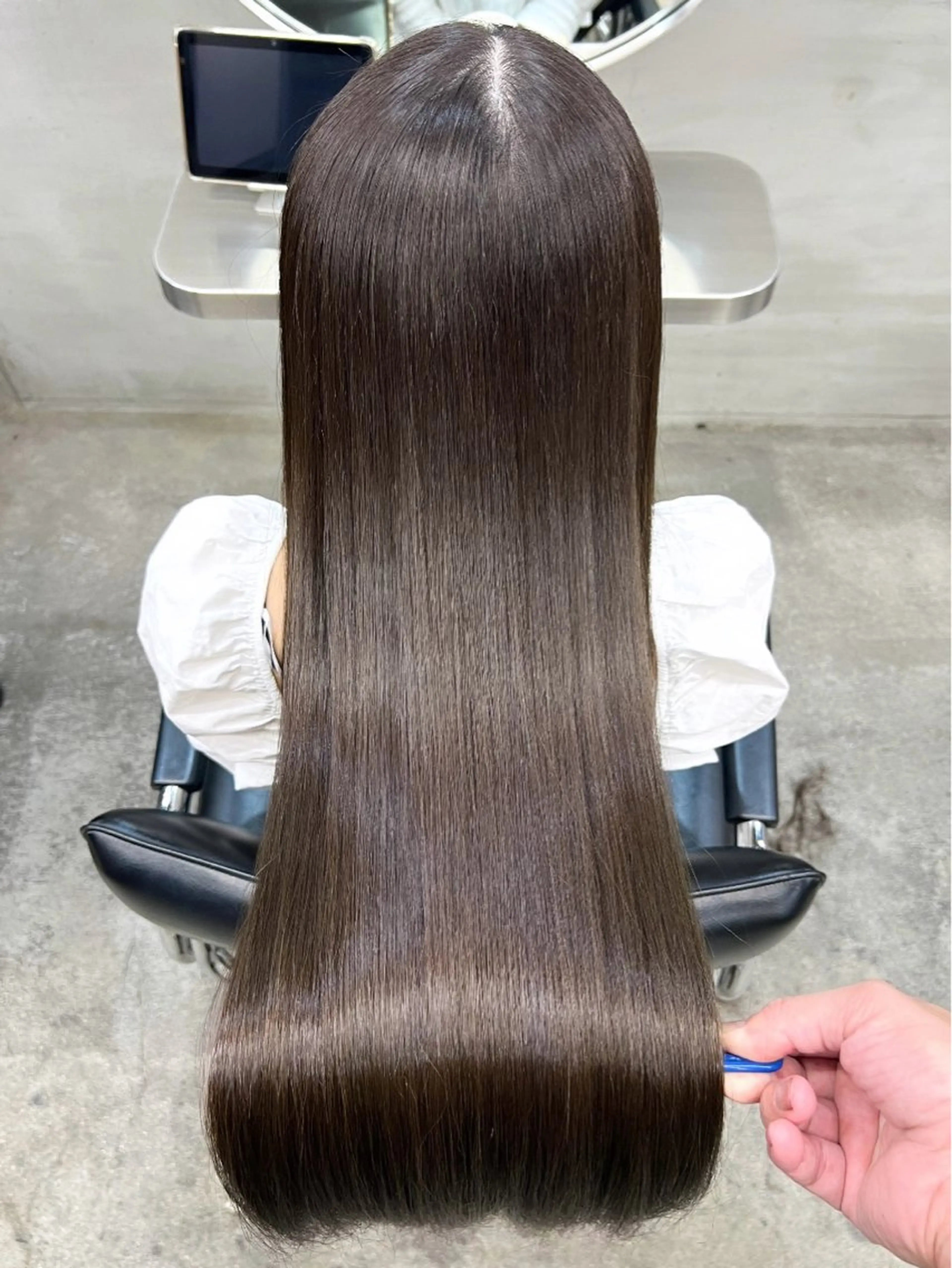 ロング カラー 髪質改善 ヘアカラー トリートメント 前髪/顔まわりカット 艶髪/髪質改善/縮毛のヘアスタイル