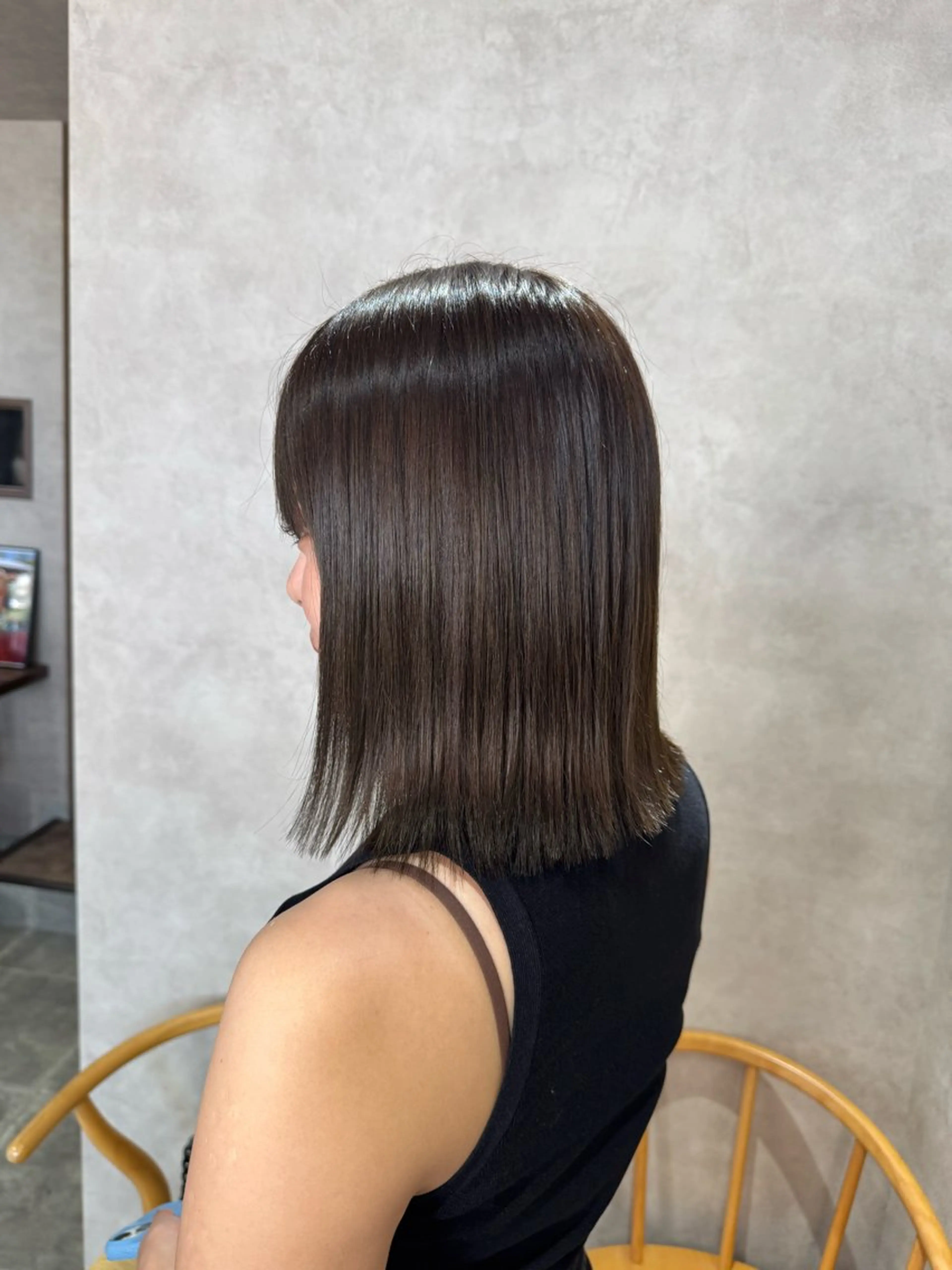 ミディアム カラー 黒木 栞のヘアスタイル