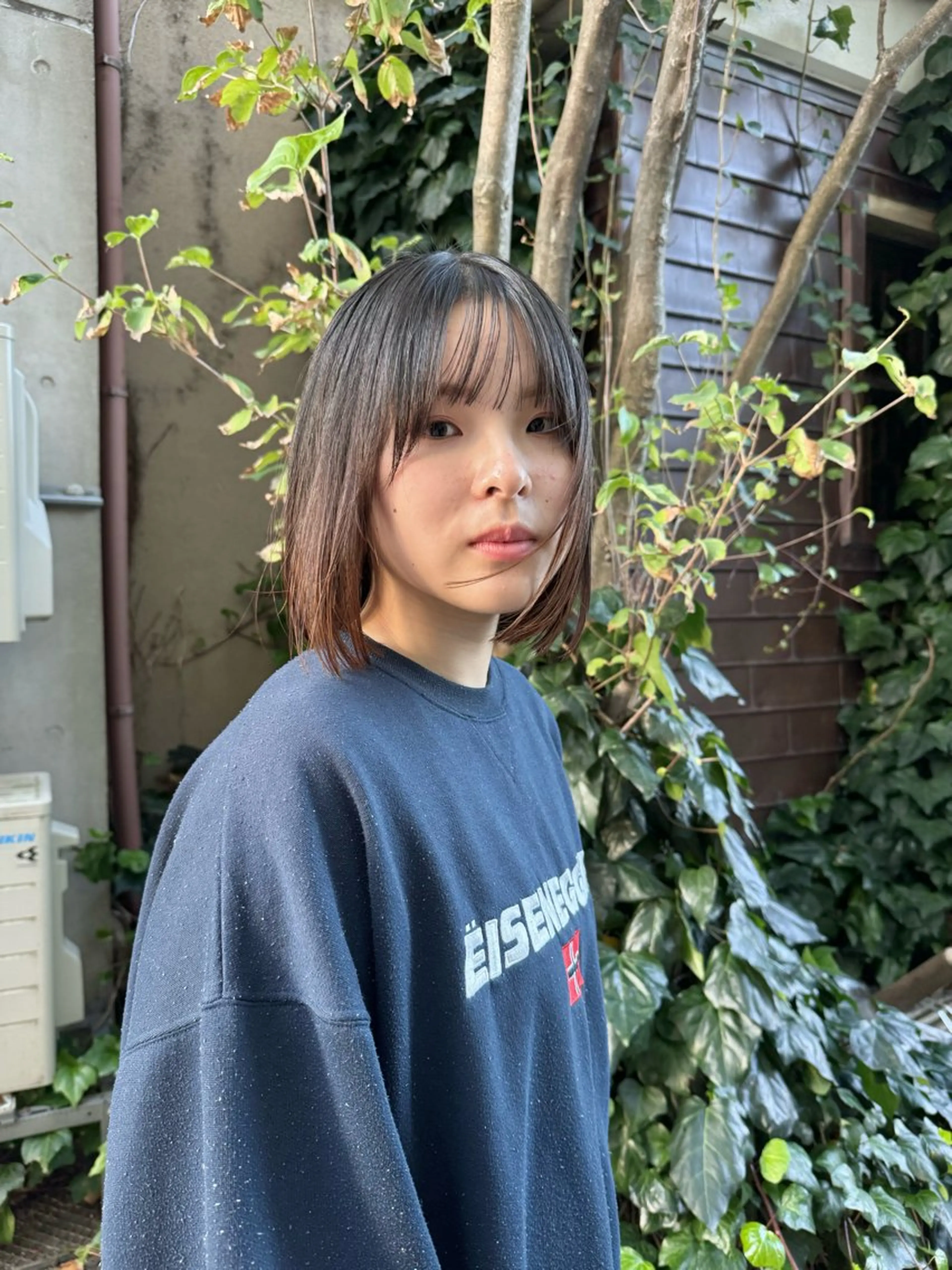 ショート ナチュラルに目を惹く デザイン/KOHNOのヘアスタイル