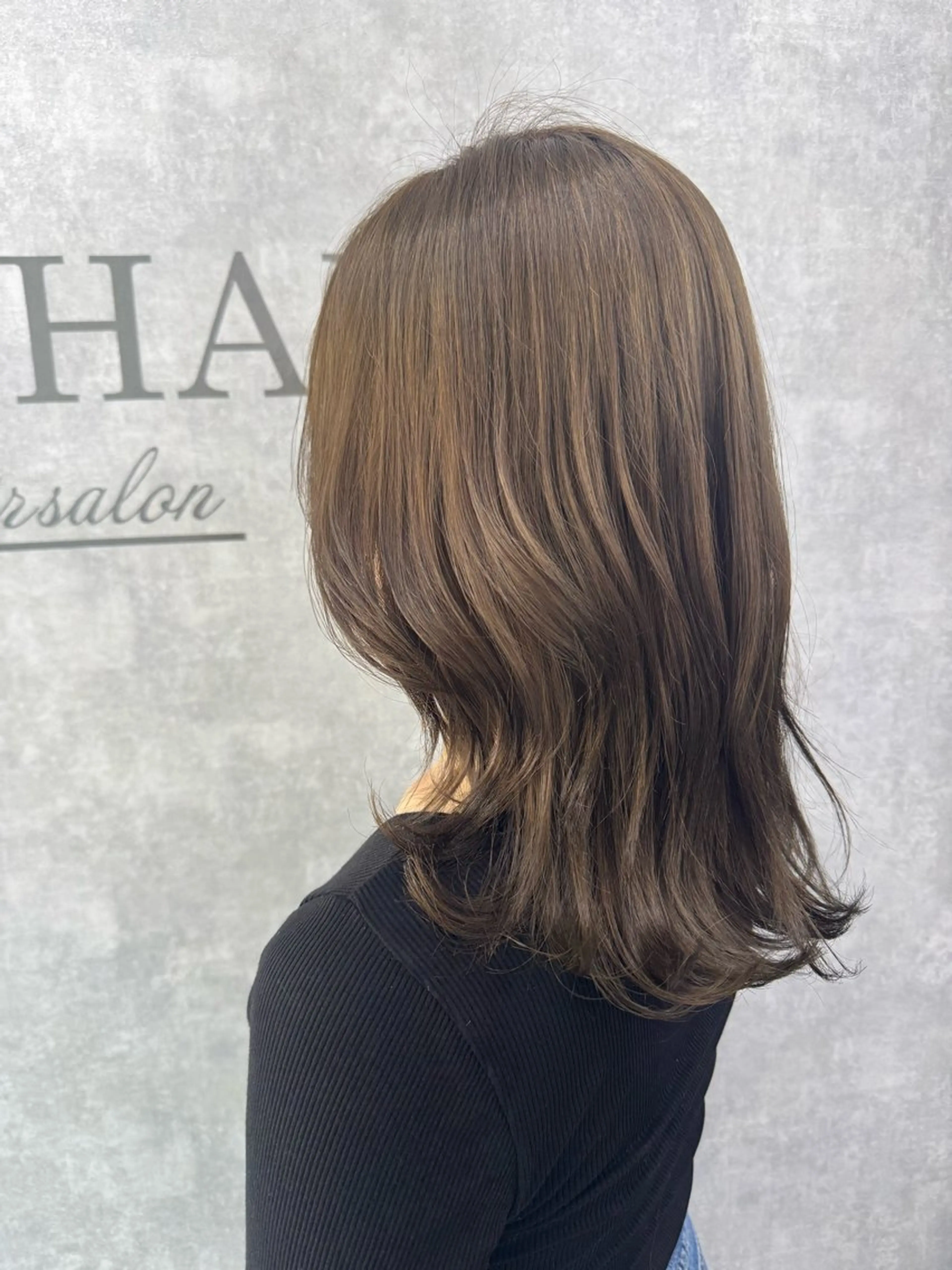 ミディアム ミディアムレイヤー レイヤーカット RILOHANA 宮平のヘアスタイル