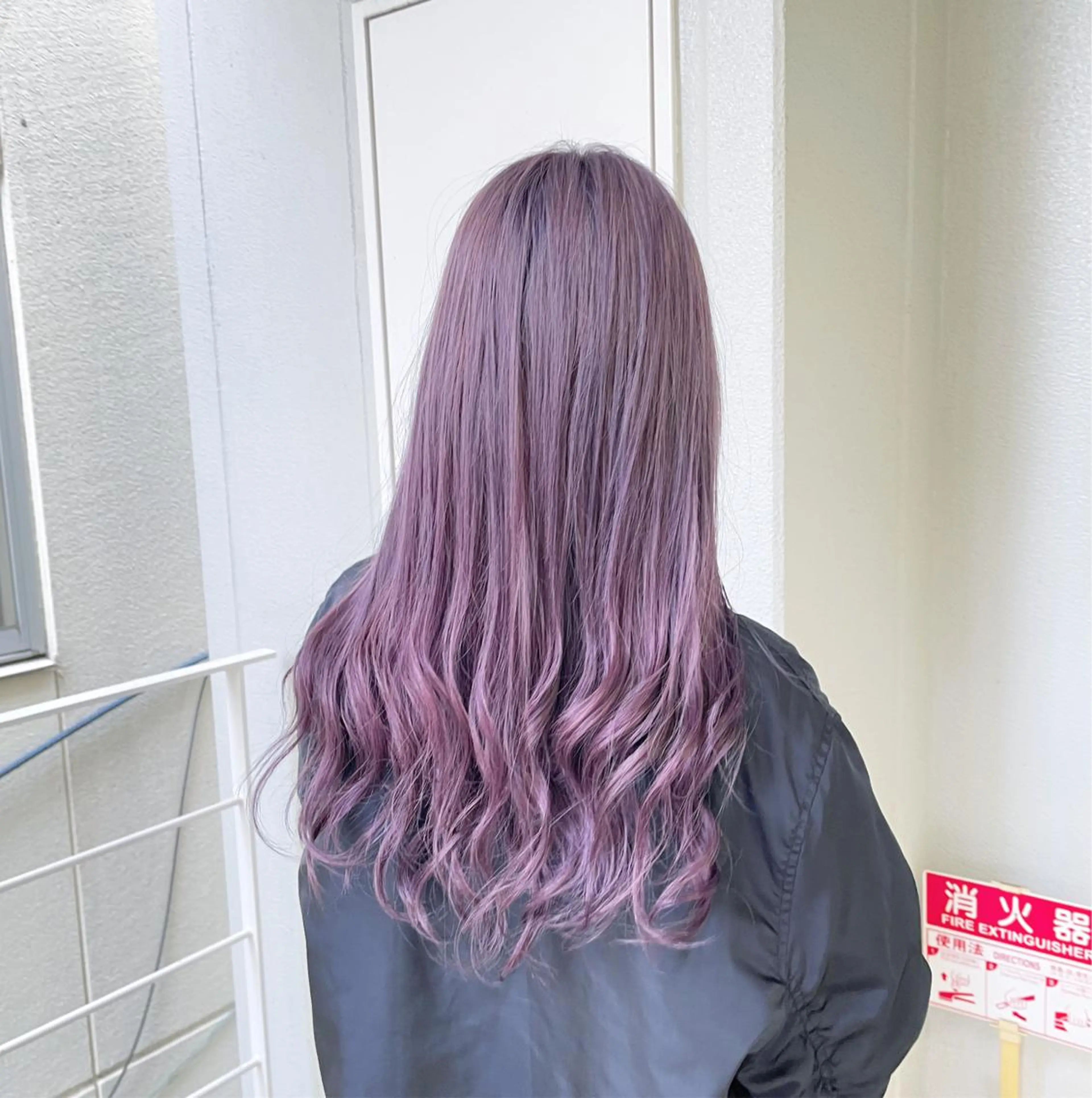 ロング カラー ヘアアレンジ ラベンダーカラー ラベンダーピンク ピンクカラー ヘアカラー トリートメント ヘッドスパ ヘアセット 艶髪✨寒色カラー✨ 翁長孝輔のヘアスタイル