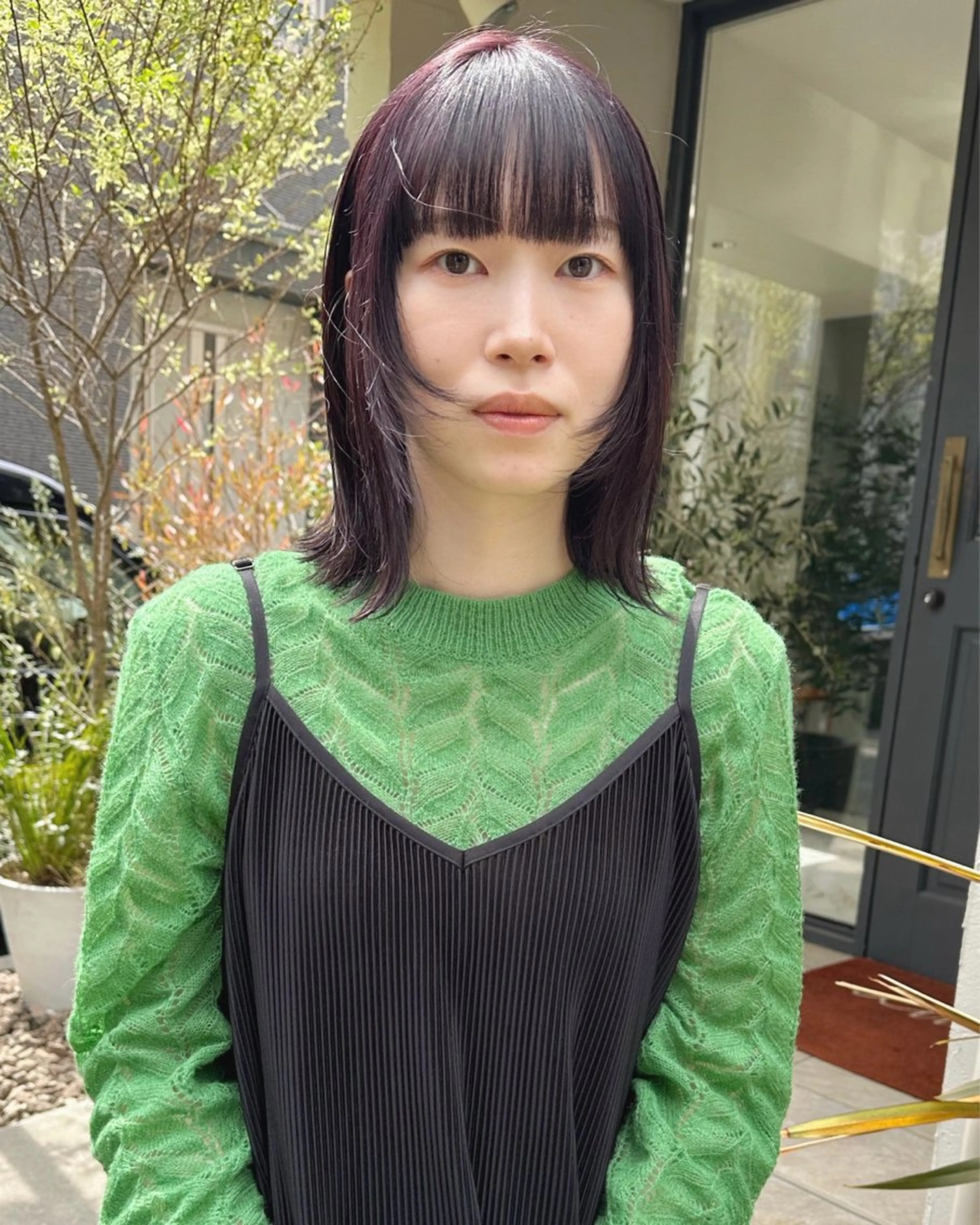 ミディアム カラー ブリーチ ディープラベンダー ダブルカラー ラベンダーカラー ブリーチなしカラー カット ヘアカラー レイヤーカット🪄 耳ツボ🎀Ayumiのヘアスタイル