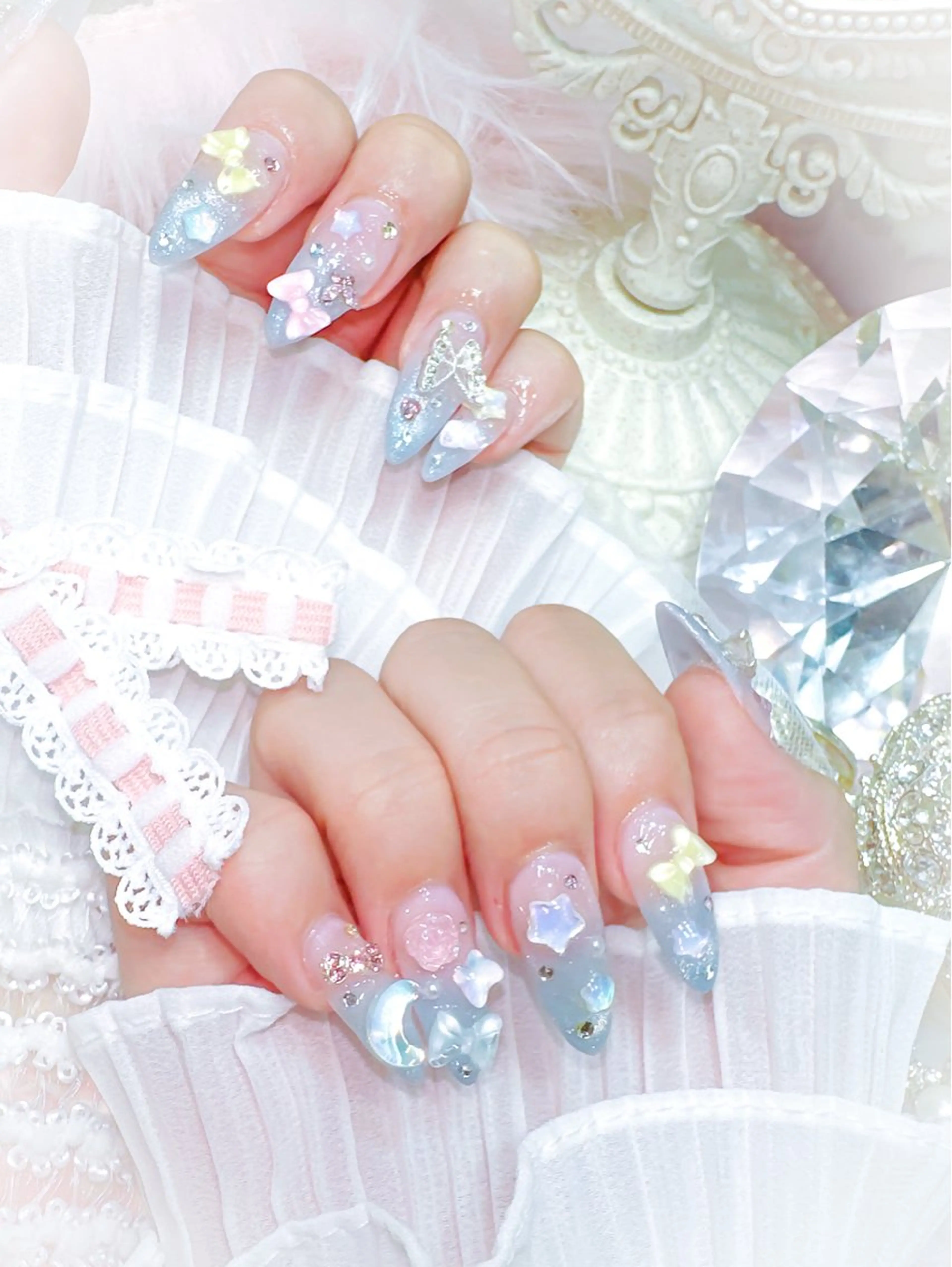 ネイル グラデーション 氷ネイル・うるうるネイル 韓国ネイル 水色 マグネットネイル ワンホン、かわいい系 🎀ななみのネイルデザイン