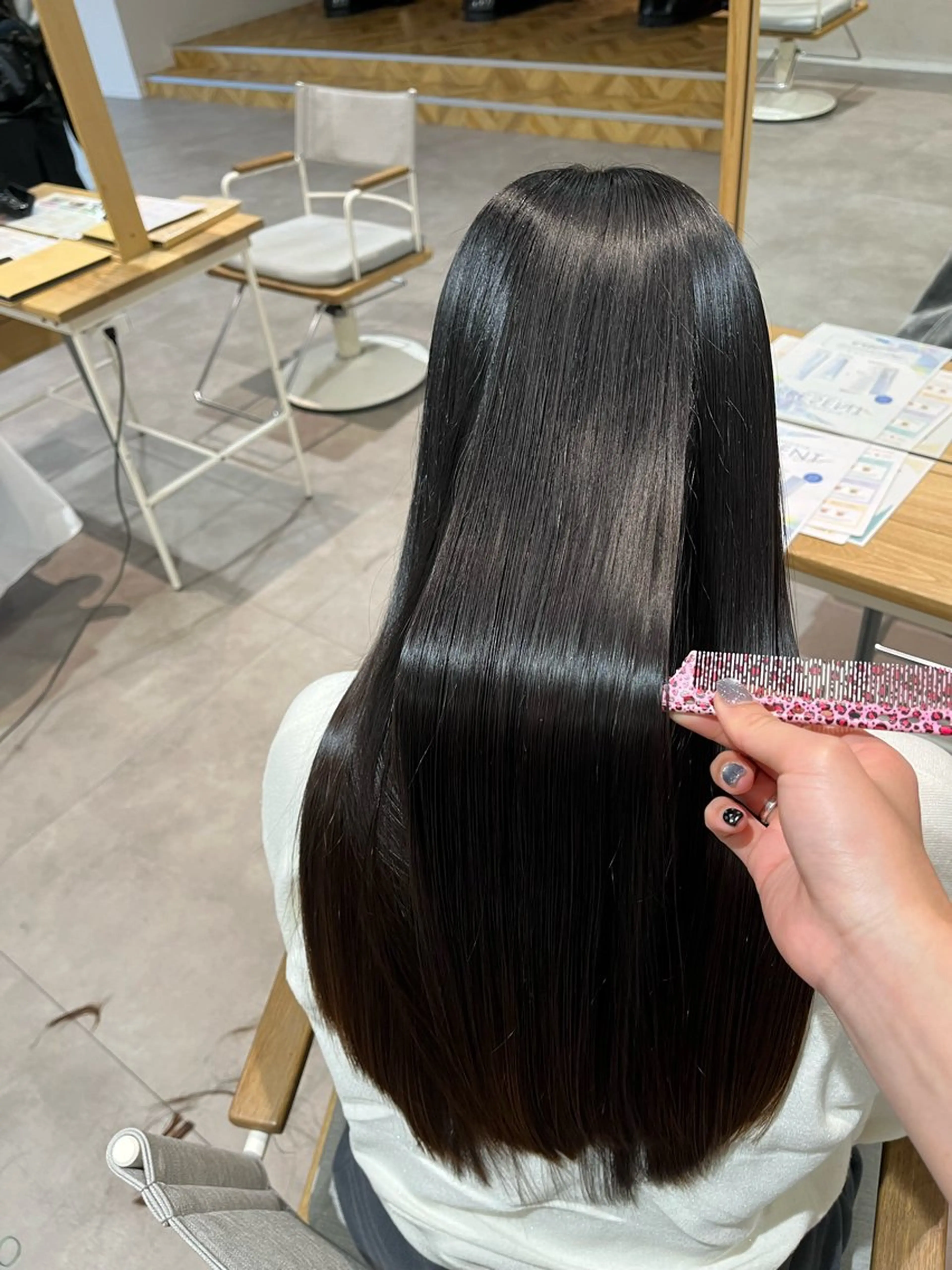 ロング 髙橋 美妃のヘアスタイル