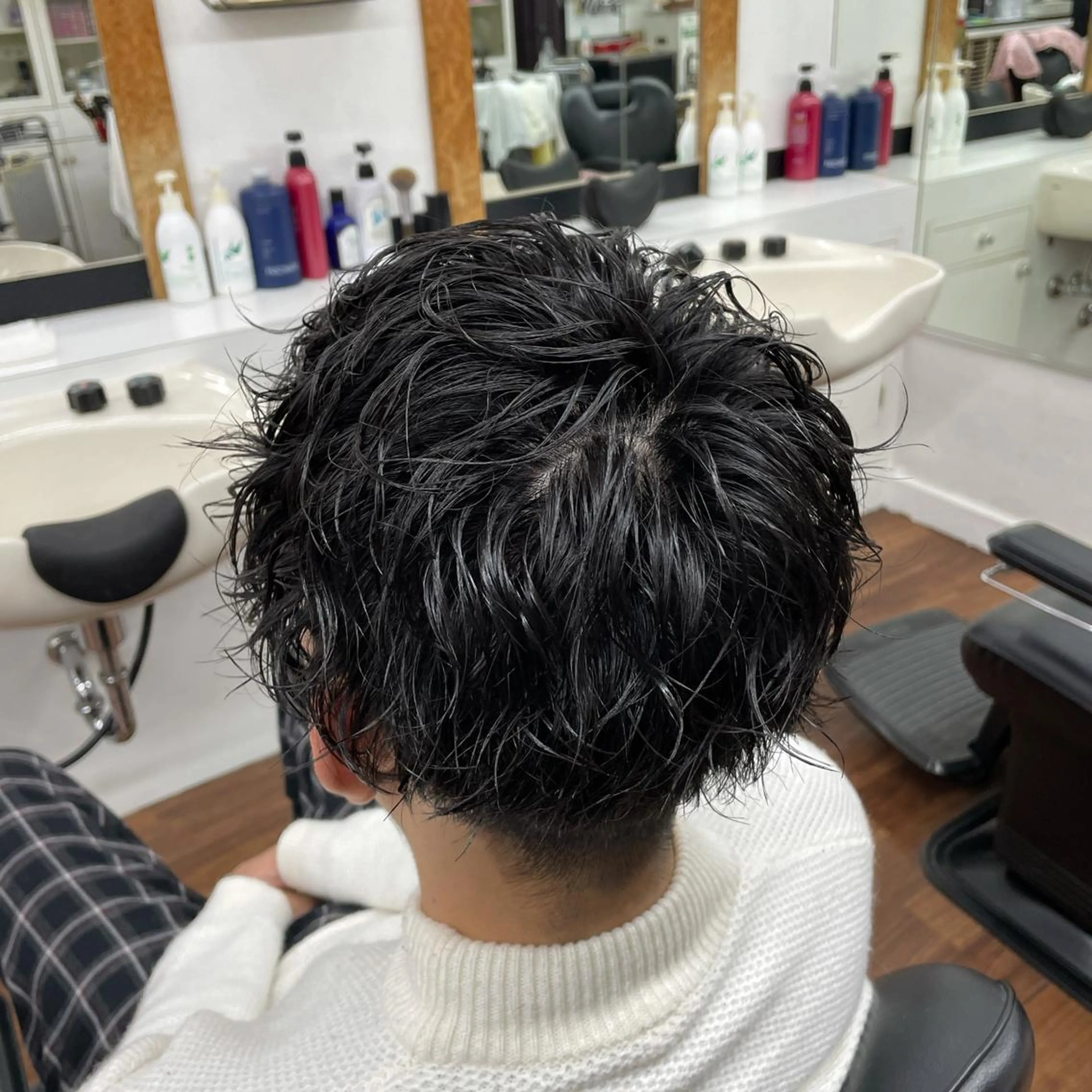 ショート パーマ メンズ メンズパーマ ツーブロック スパイラルパーマ 本橋 琴実のヘアスタイル