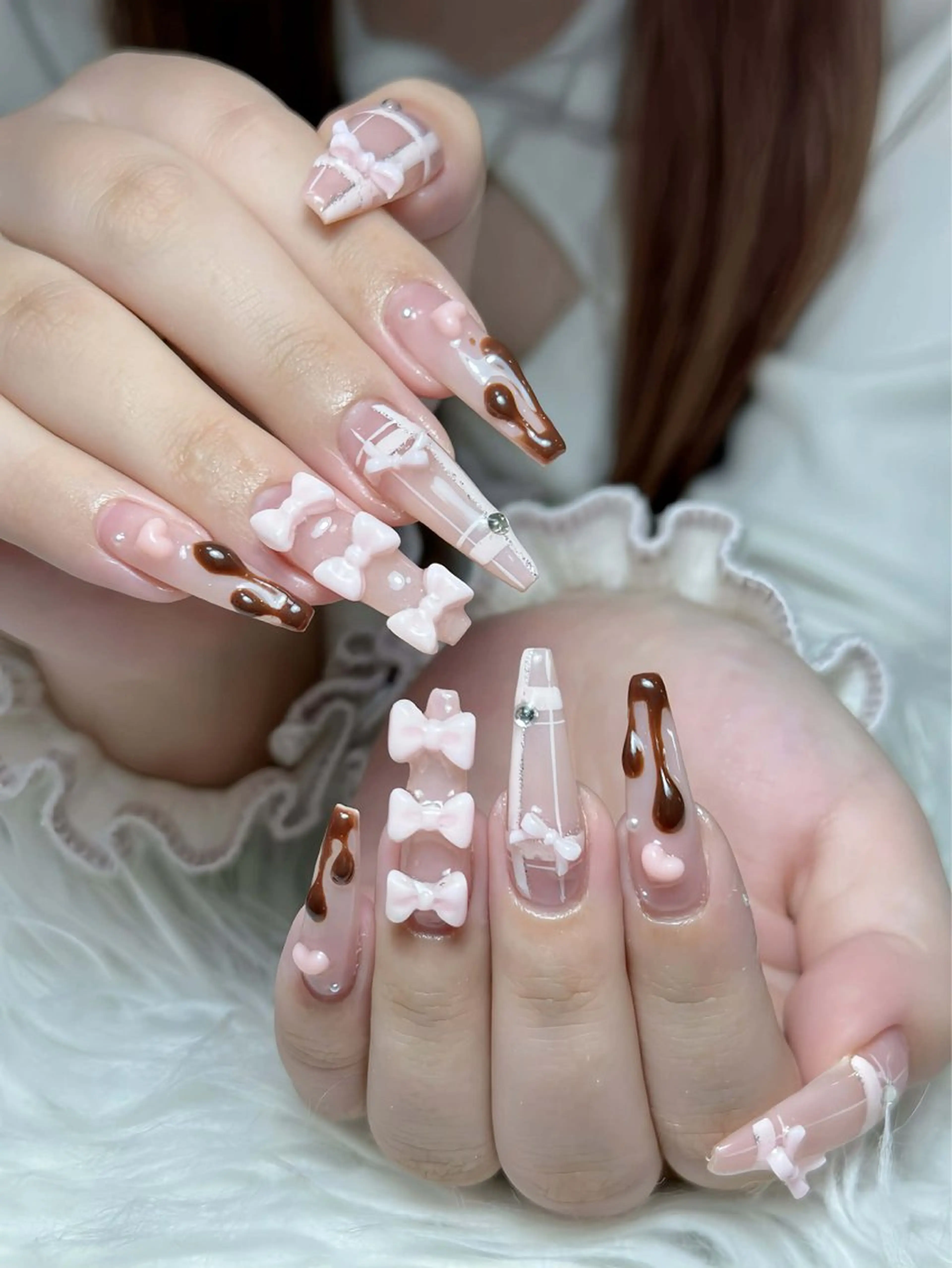 ネイル オーロラネイル ボルドー ブラウン 氷ネイル・うるうるネイル キラキラネイル ハンドネイル Julli NailStudioのネイルデザイン