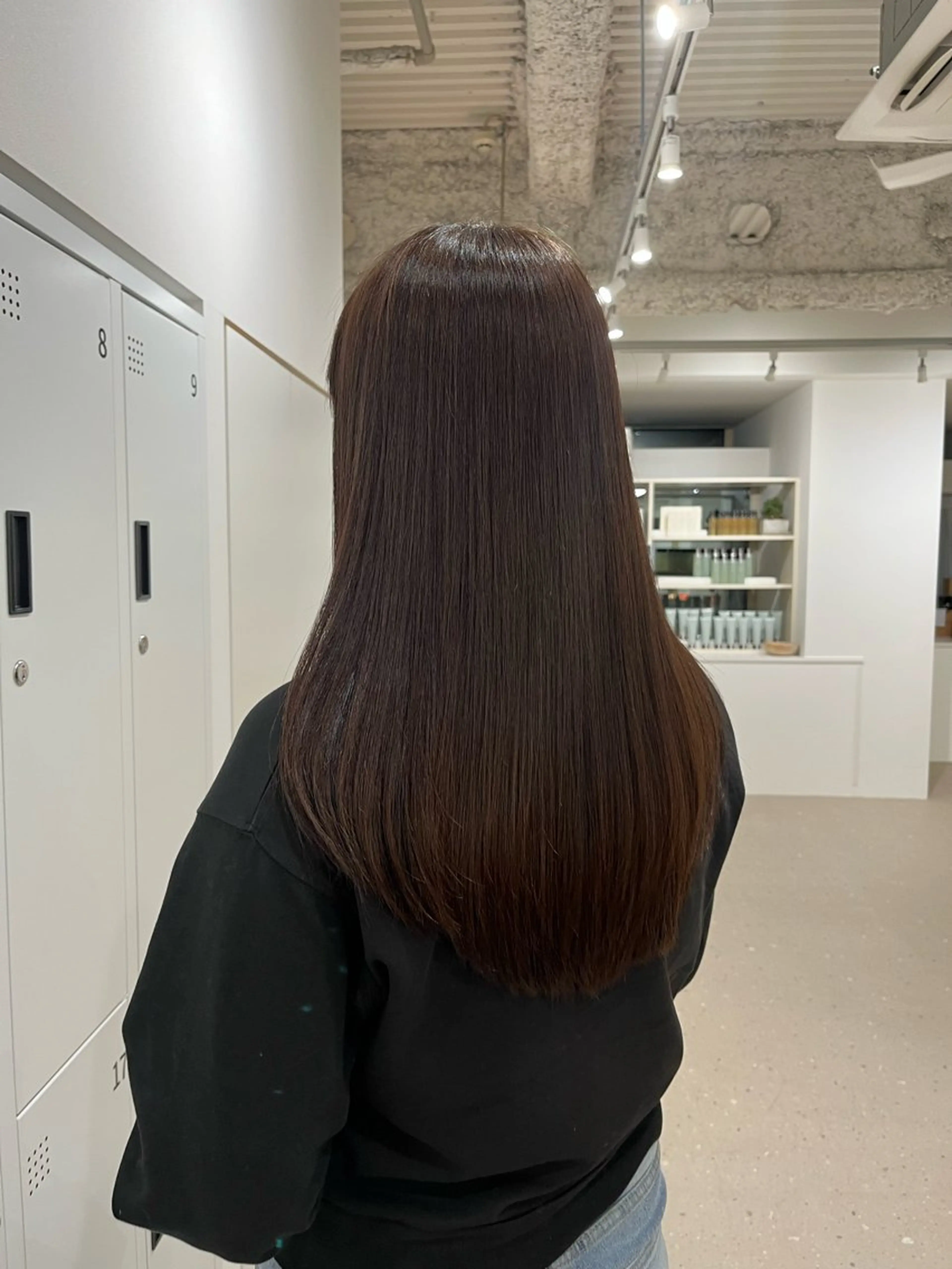 ロング カラー 阪本 桃のヘアスタイル