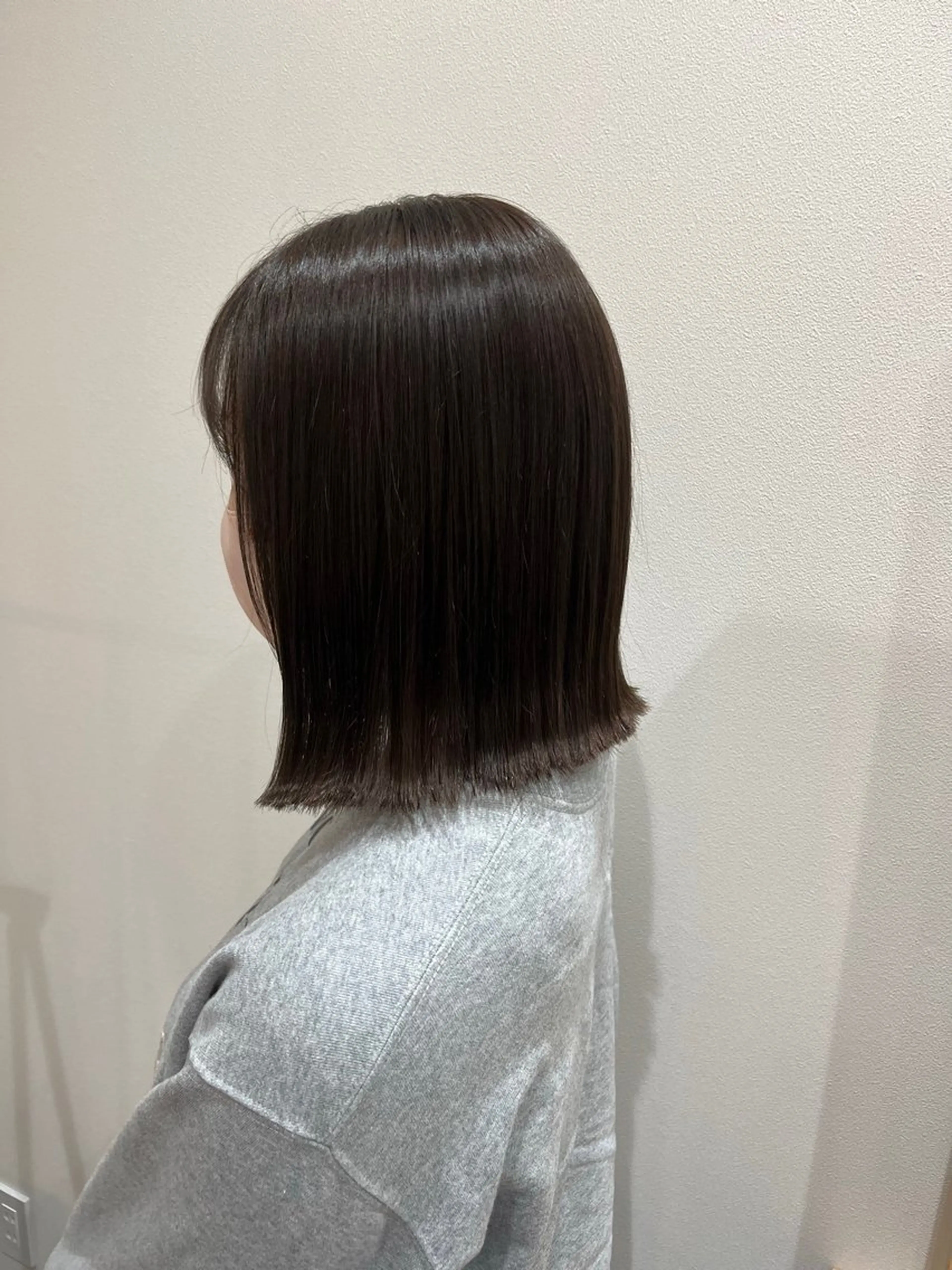 ミディアム ボブ 外ハネヘア カット ヘアカラー 小川内 せらのヘアスタイル