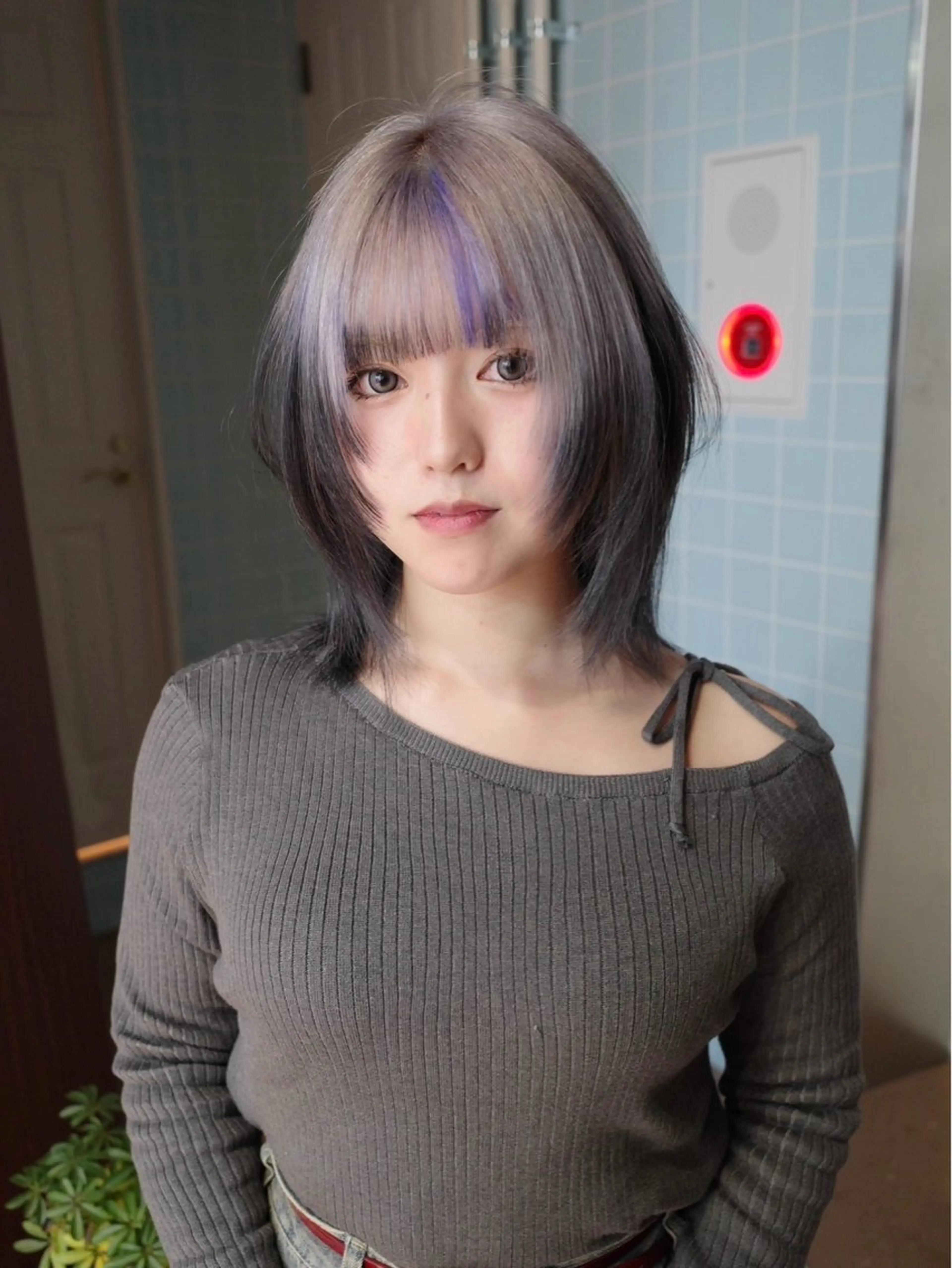 ミディアム カラー デザインカラー 顔まわりレイヤー レイヤーカット ウルフカット カット ヘアカラー トリートメント ウルフ/レイヤー/ 渋谷🔮Yudaiのヘアスタイル