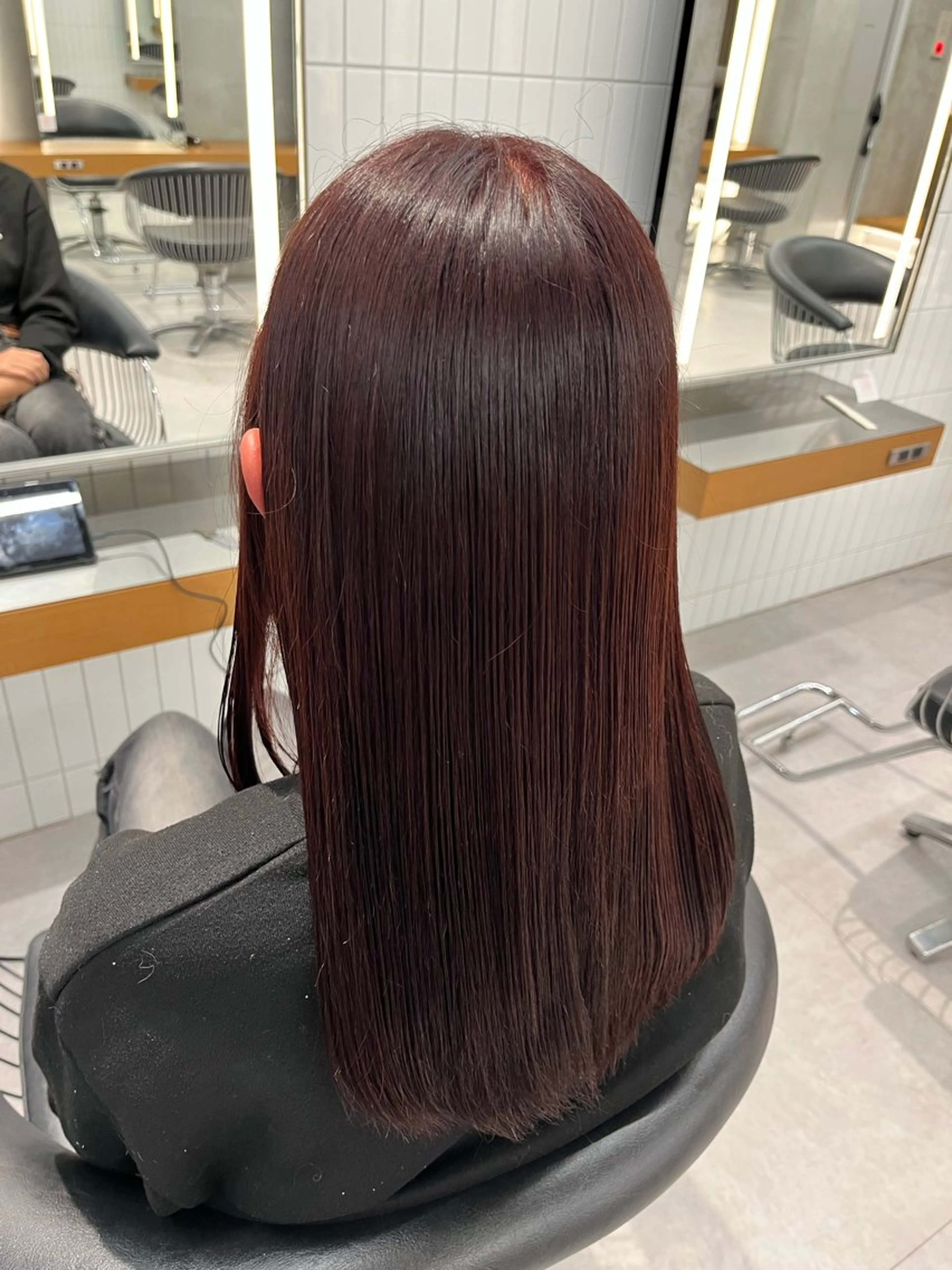 ロング カラー 圧倒的 毛流れ センターパートのヘアスタイル