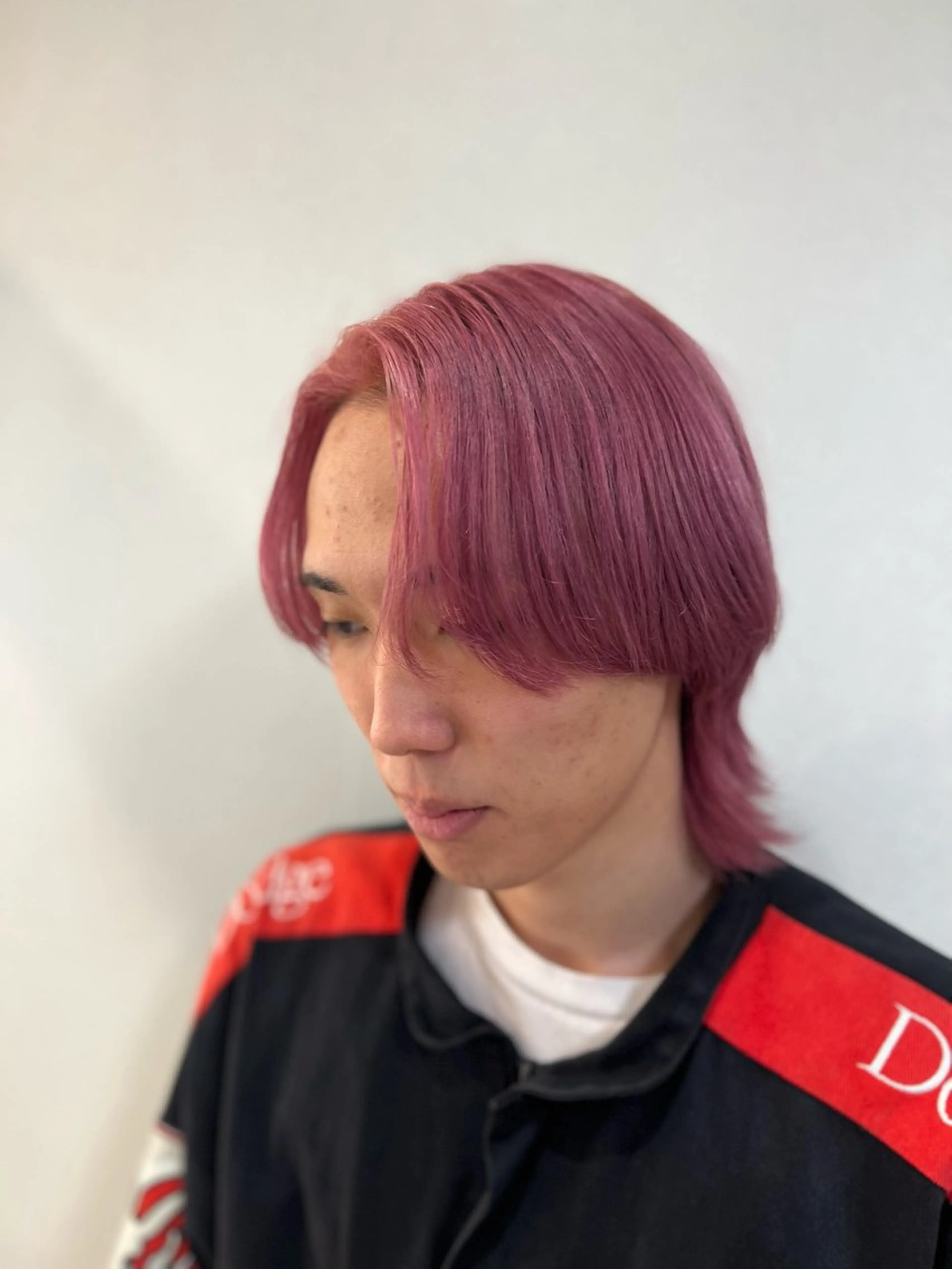 ミディアム カラー メンズ メンズウルフカット ダブルカラー ピンクカラー ウルフカット 札幌パーマ/ レイヤー/後藤海音のヘアスタイル