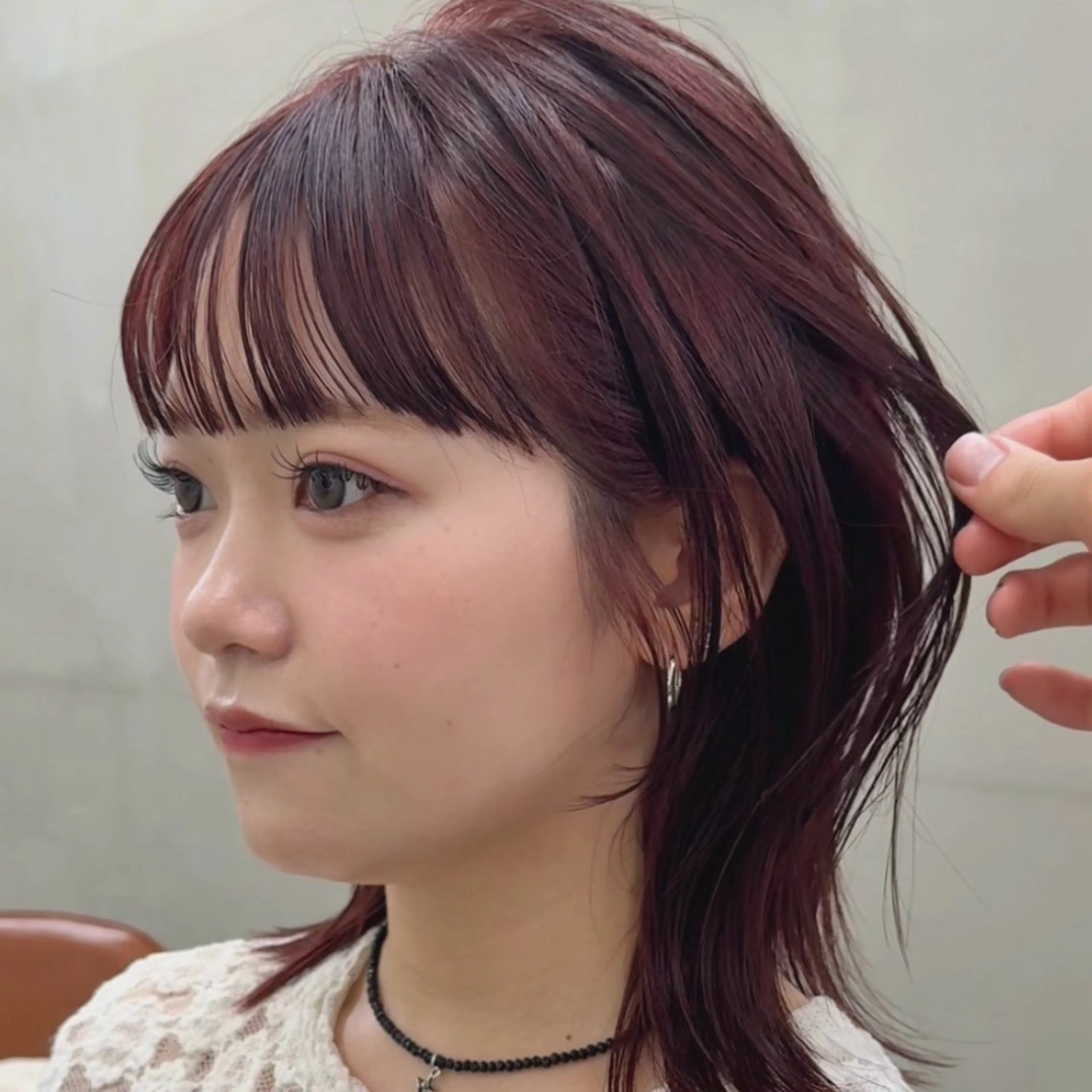 ショート カラー カシス レッドカラー 顔まわりレイヤー 顔周りカット レイヤーカット 柔らかいレイヤー🌿 大人ヘア/みっきーのヘアスタイル