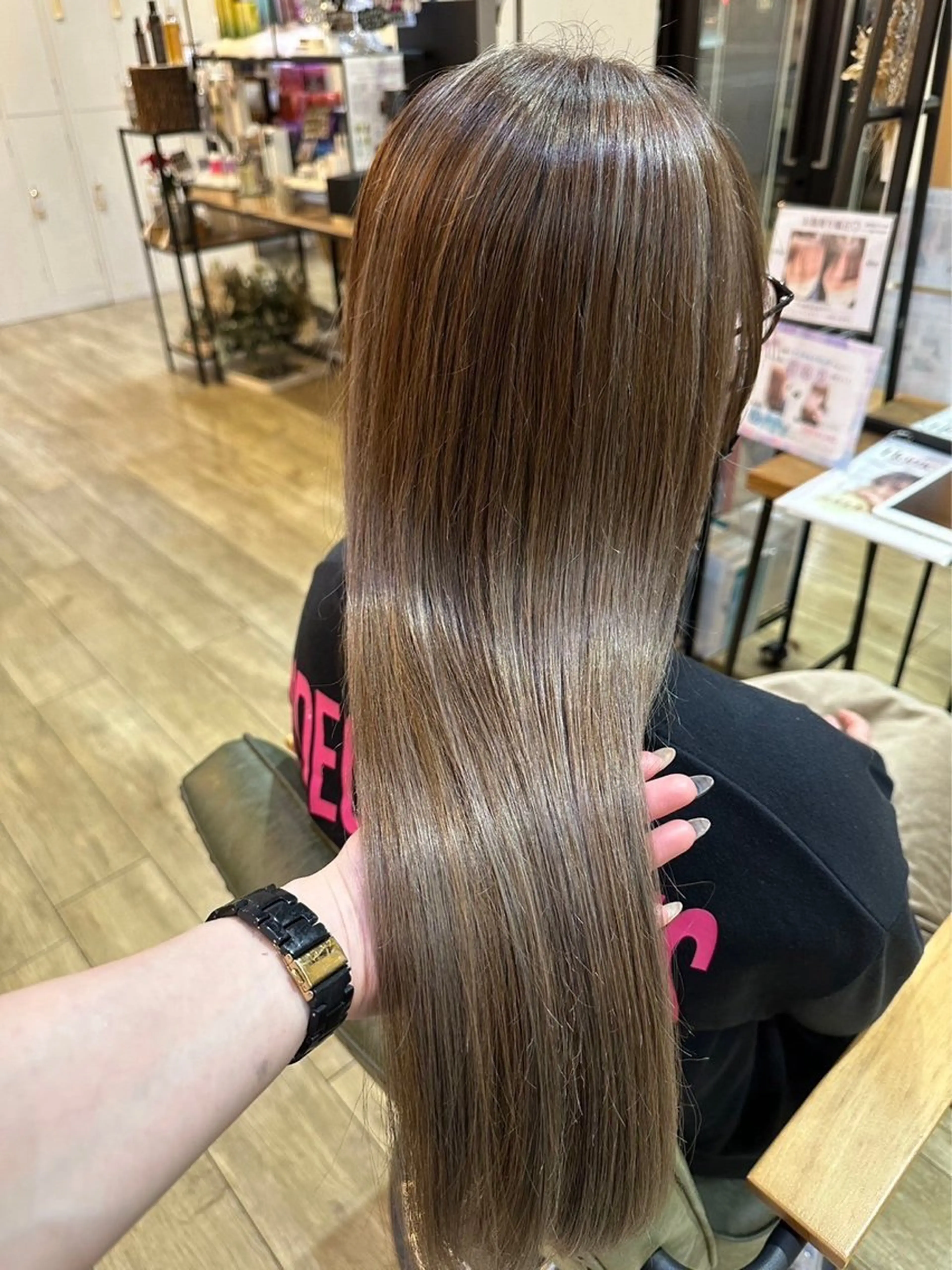 セミロング 横江 桃子のヘアスタイル