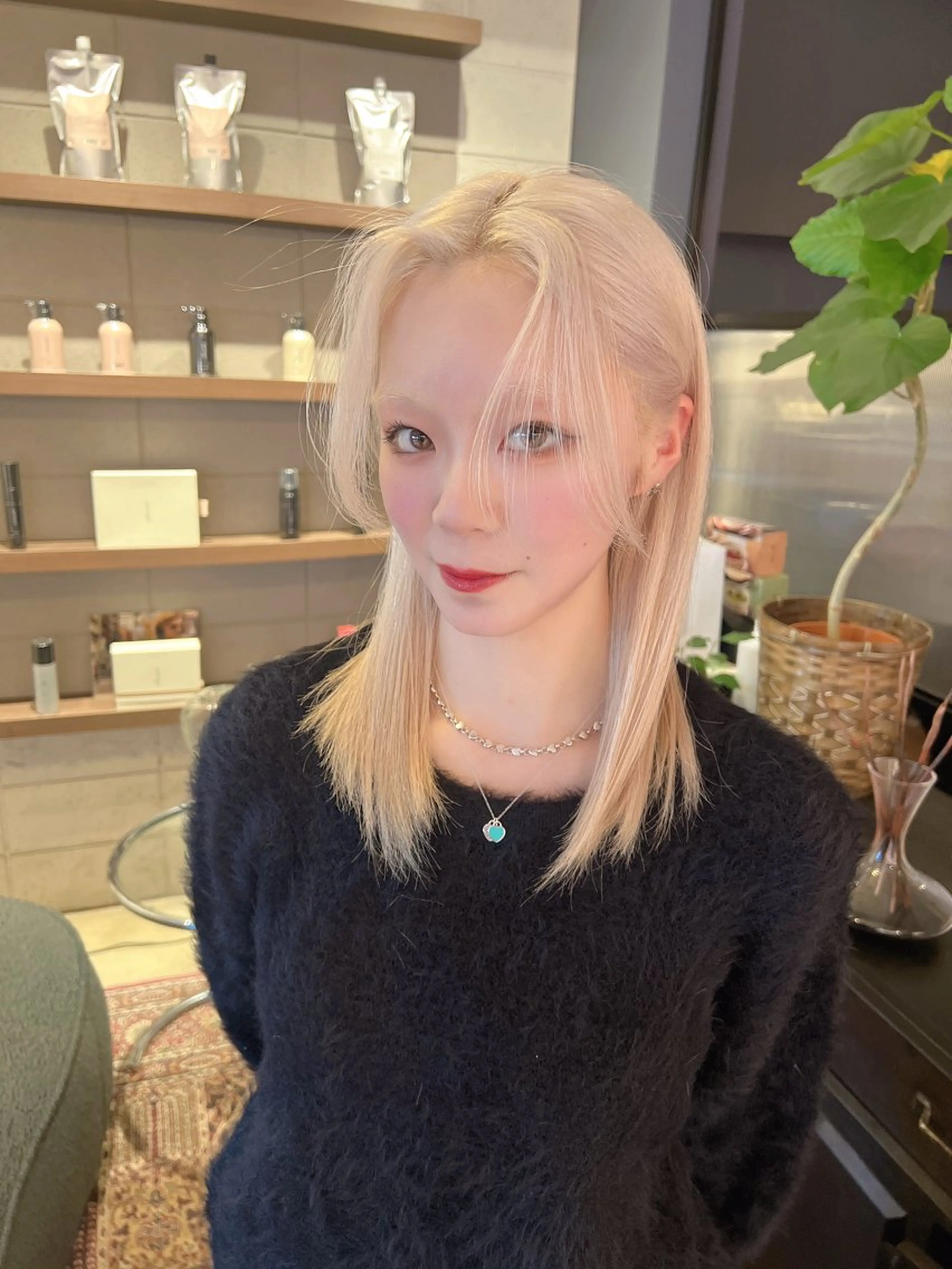 セミロング ハイトーン専門美容師 kimutaのヘアスタイル