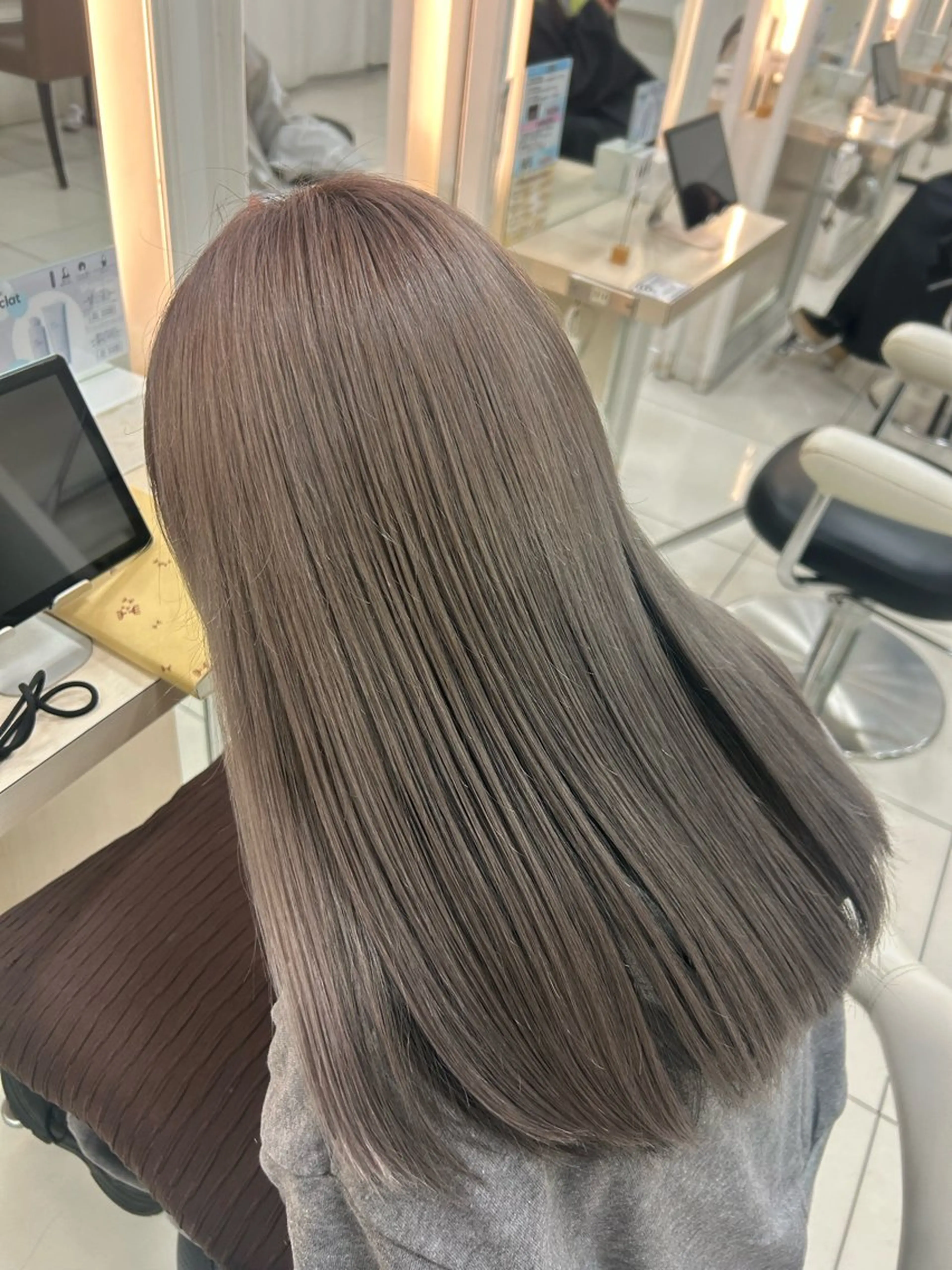 ロング カラー ショートボブ バレイヤージュ ベージュカラー ブリーチ ケアブリーチ ヘアカラー トリートメント 髪質改善/艶カラー/ メンズパーマ/鈴木のヘアスタイル