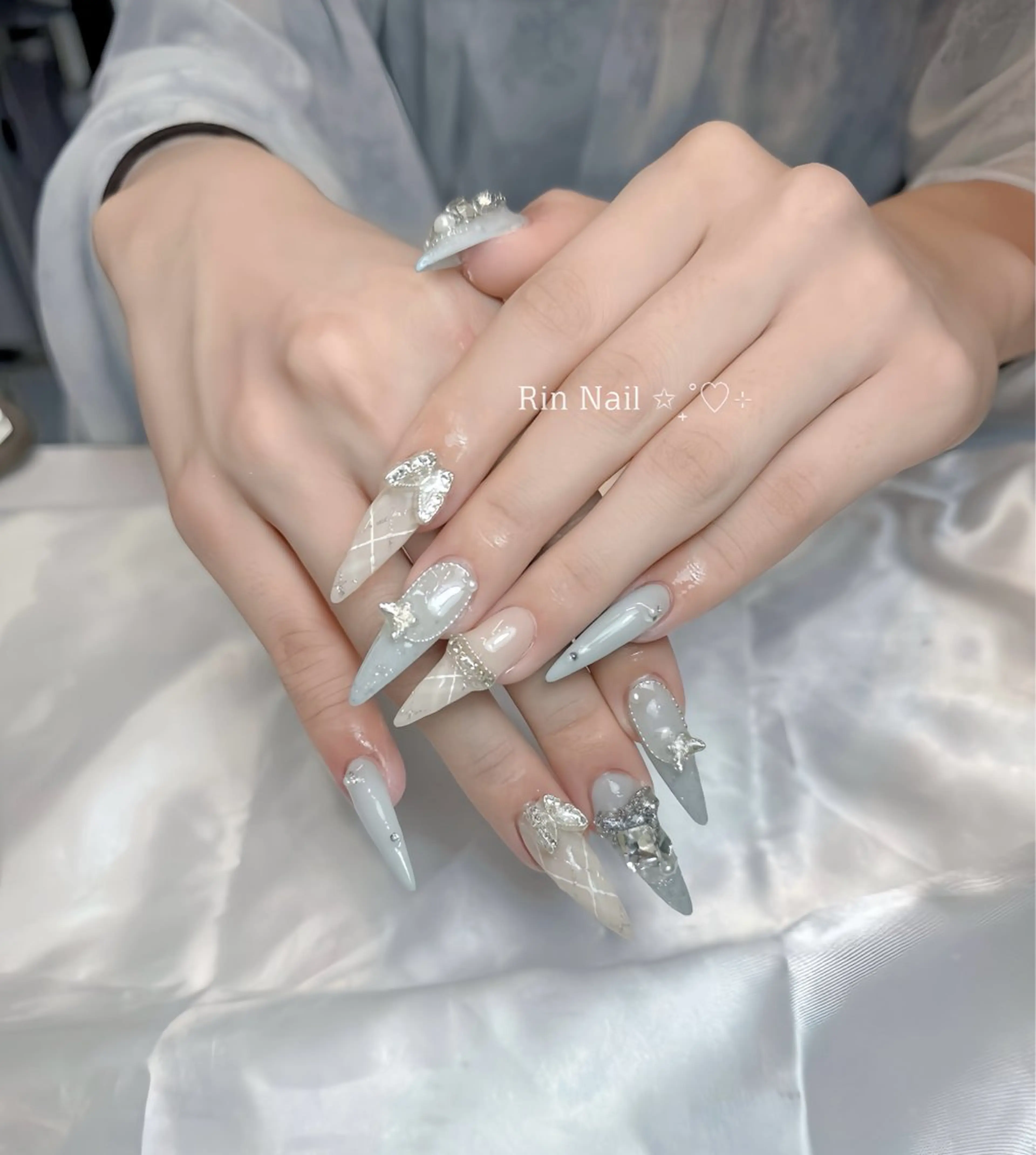 ネイル ボルドー フレンチネイル グラデーション キラキラネイル 韓国ネイル ハンドネイル Rin Nail Shinokuboのネイルデザイン