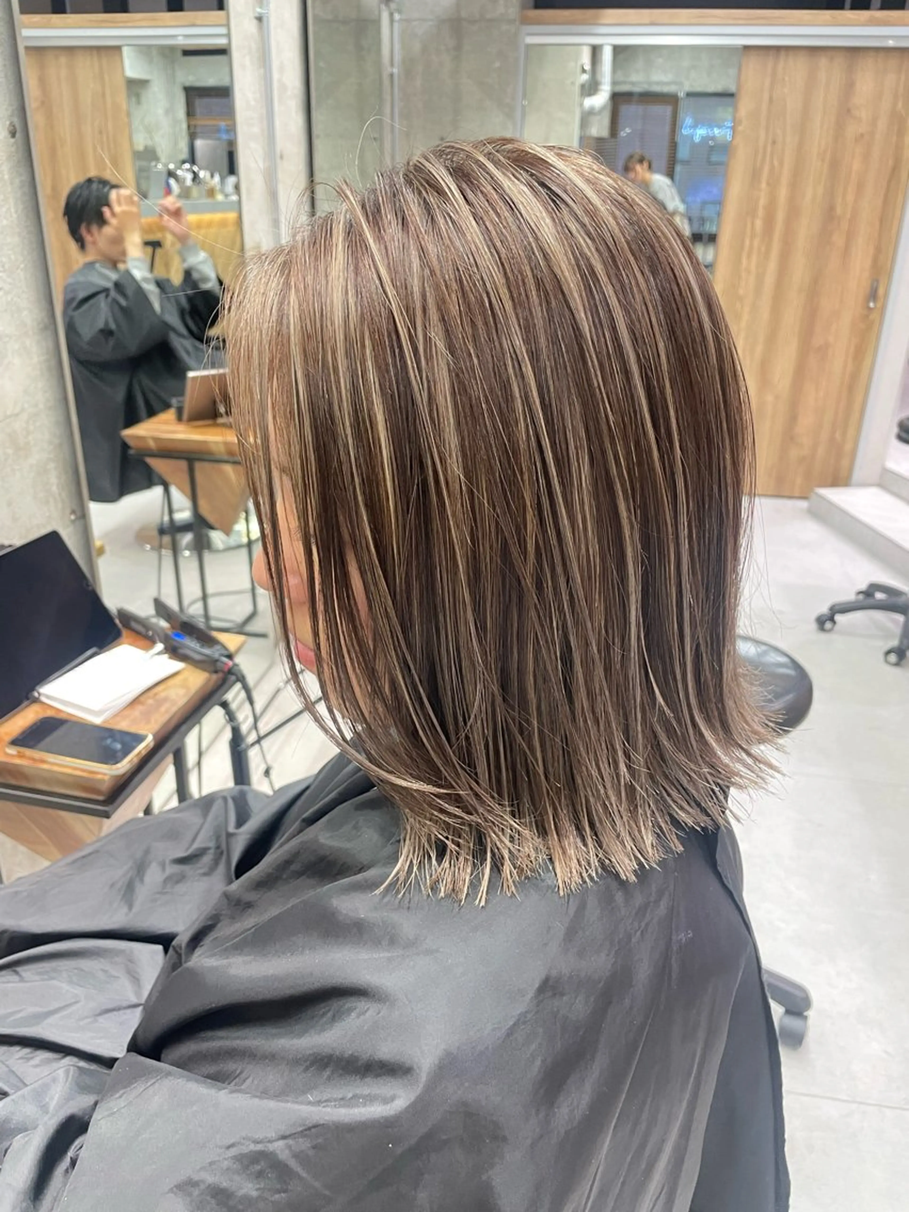 ミディアム ハイライト 🫧ハイライトカラー 🫧 𝓜𝓘𝓤のヘアスタイル